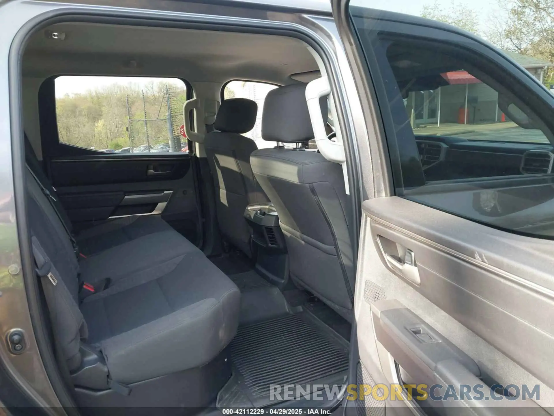 8 fotografías del automóvil dañado 5TFLA5AB2NX019252 TOYOTA TUNDRA 2022