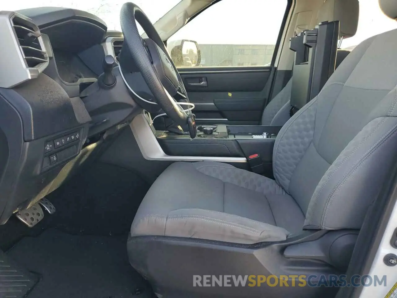 7 fotografías del automóvil dañado 5TFLA5AB5NX004275 TOYOTA TUNDRA 2022