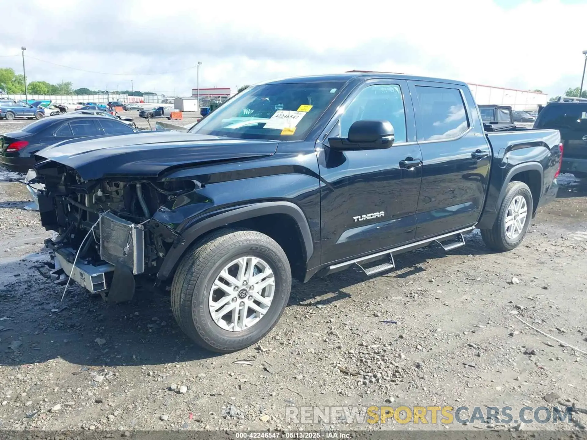 2 fotografías del automóvil dañado 5TFLA5AB7NX010692 TOYOTA TUNDRA 2022