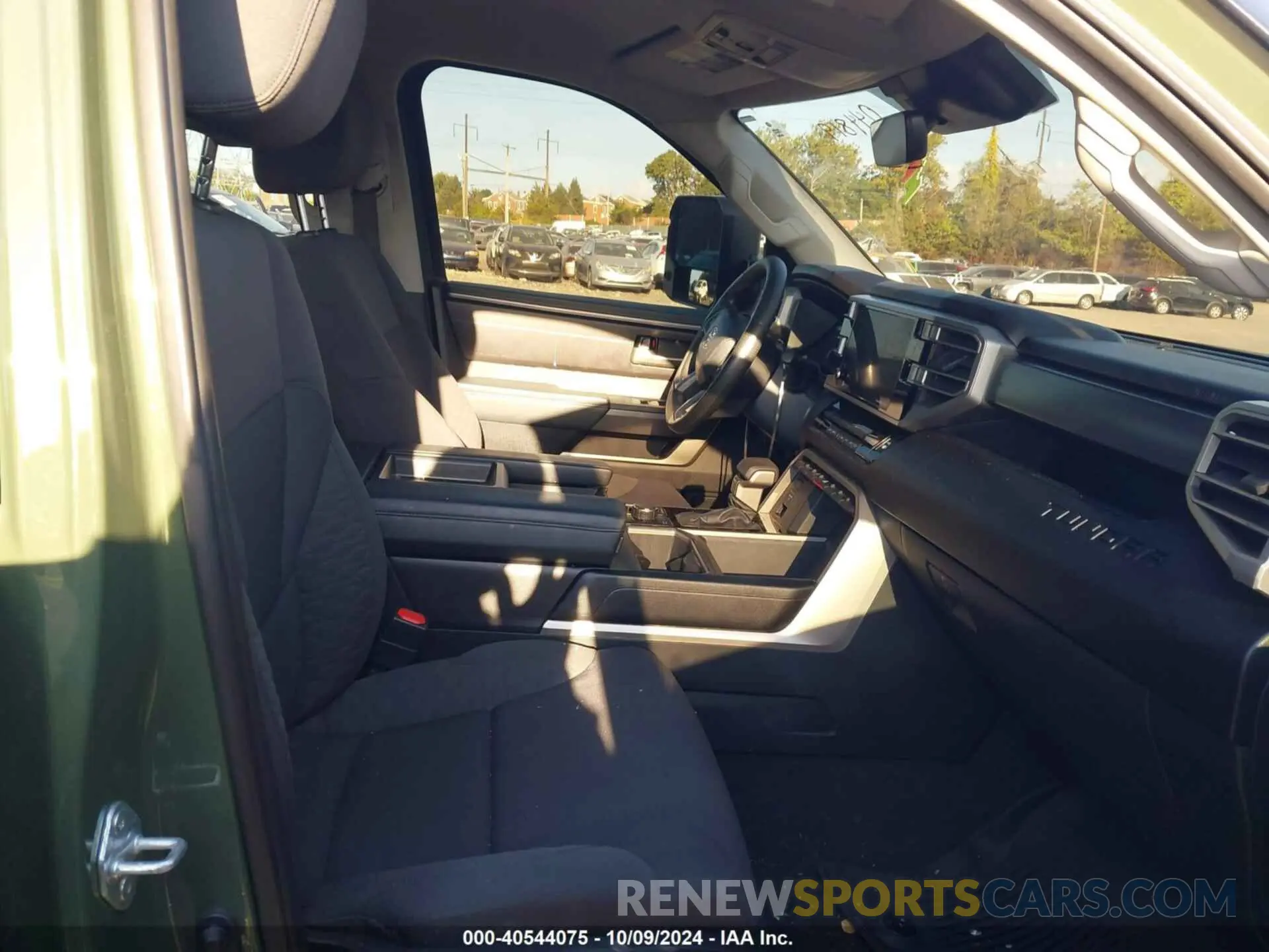 5 fotografías del automóvil dañado 5TFLA5DA6NX044819 TOYOTA TUNDRA 2022