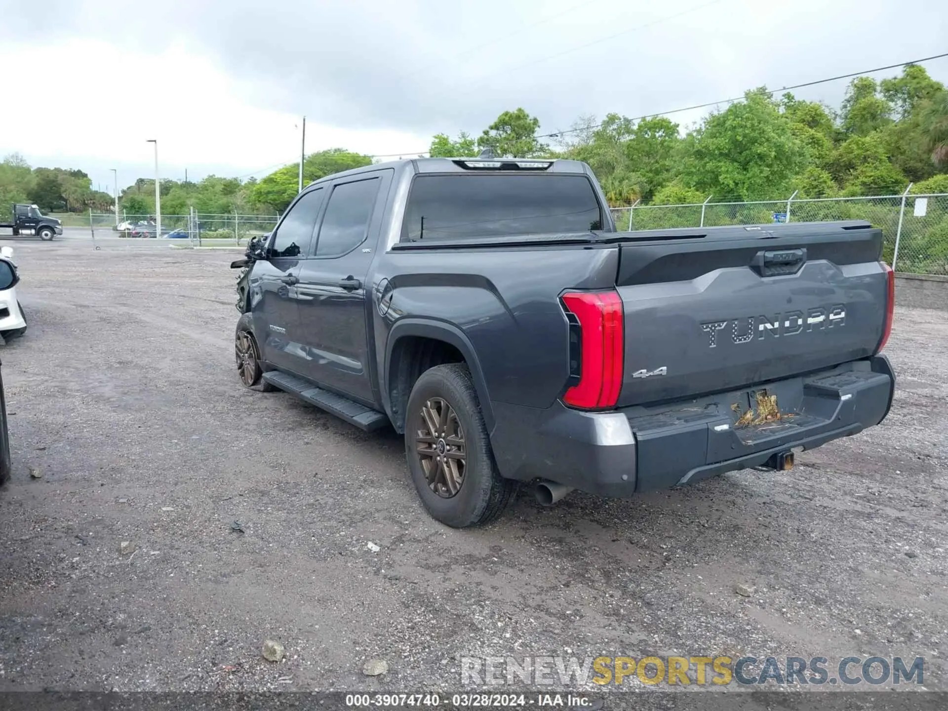 3 fotografías del automóvil dañado 5TFLA5DB5NX024750 TOYOTA TUNDRA 2022