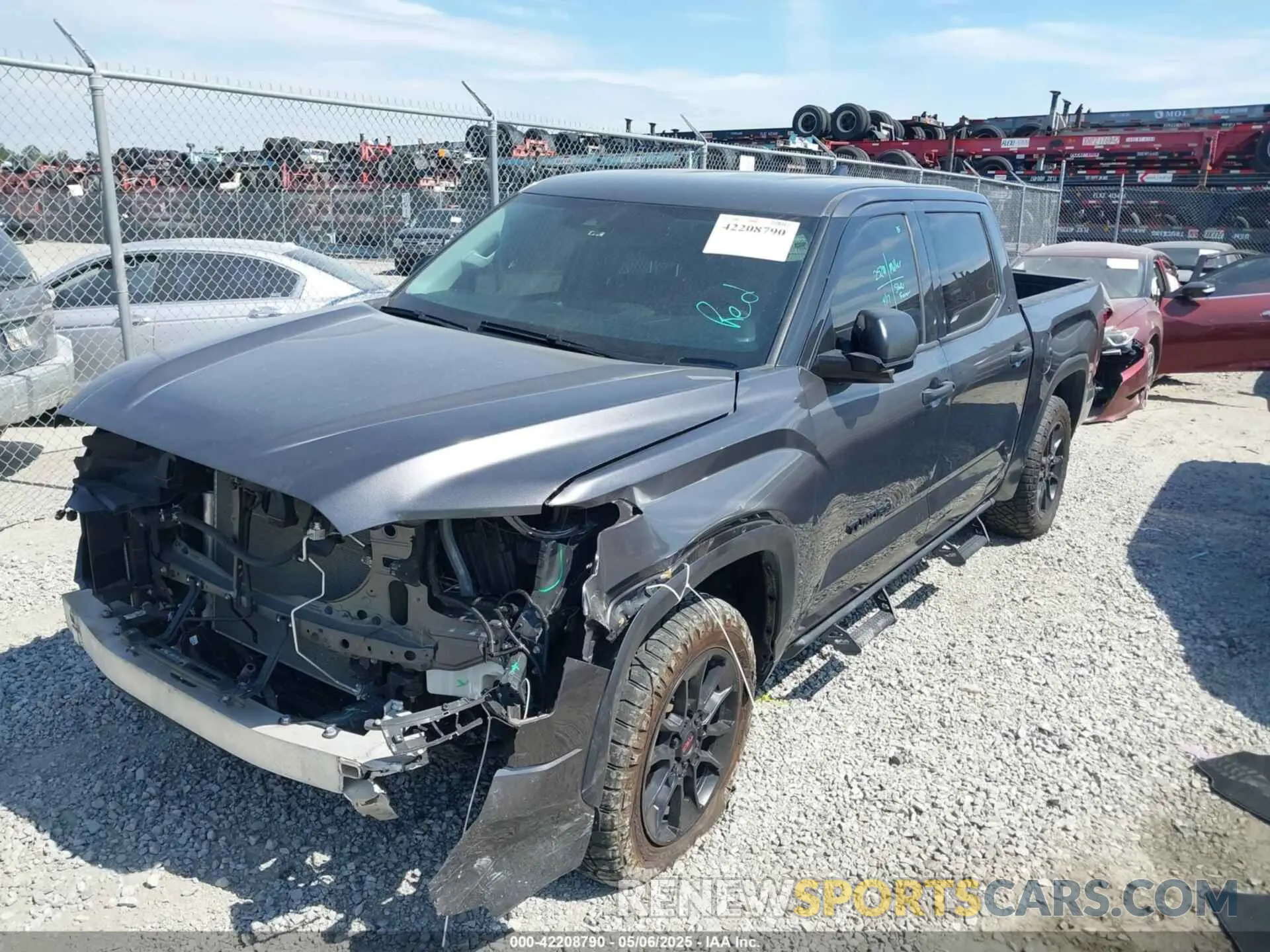 2 fotografías del automóvil dañado 5TFLA5DB5NX055173 TOYOTA TUNDRA 2022
