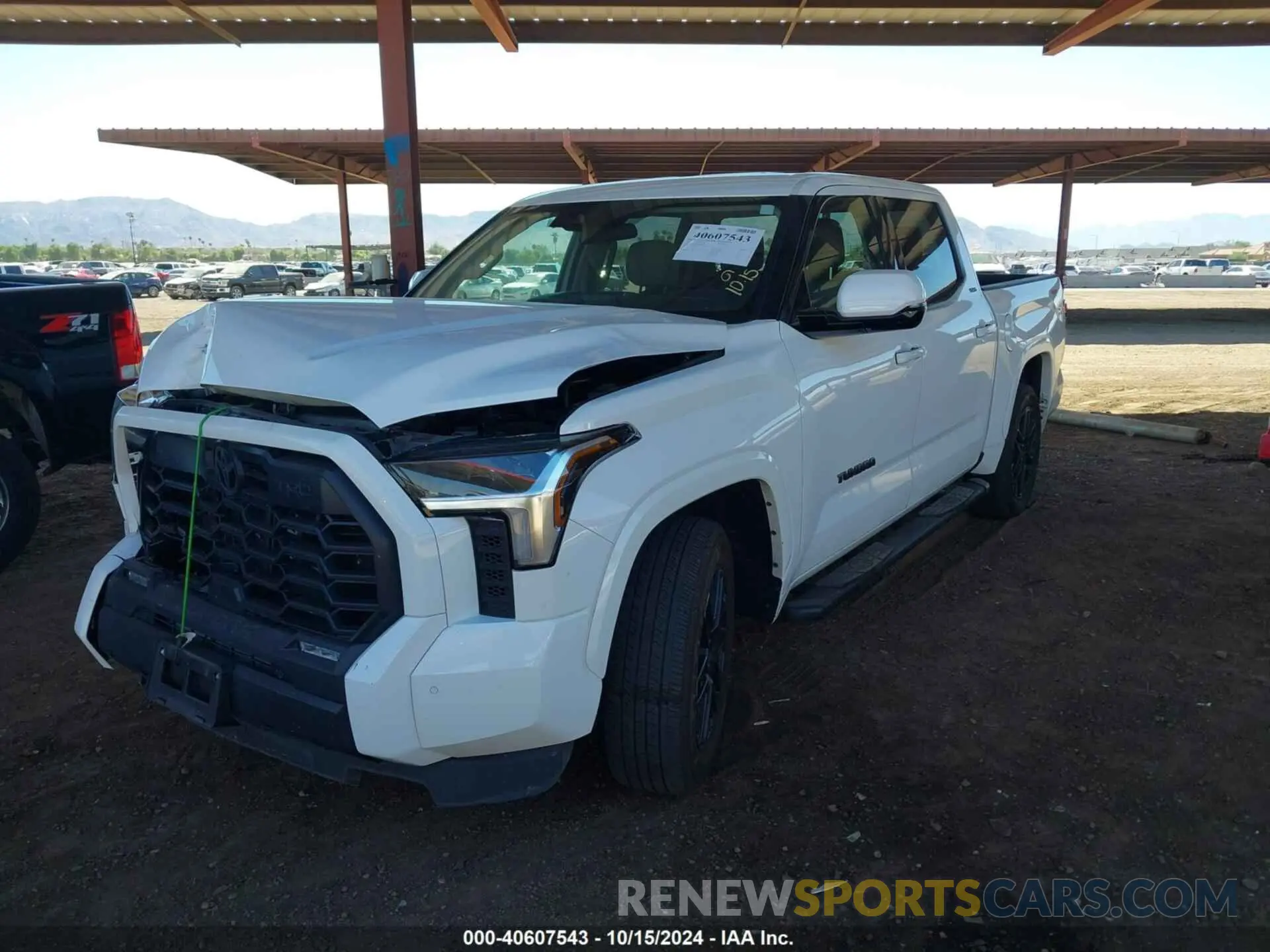 2 fotografías del automóvil dañado 5TFLA5DB6NX008847 TOYOTA TUNDRA 2022