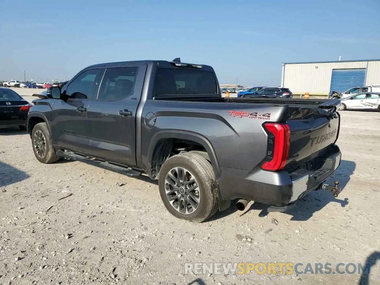 2 fotografías del automóvil dañado 5TFLA5DB6NX054114 TOYOTA TUNDRA 2022