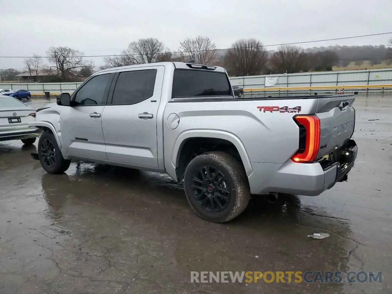 2 fotografías del automóvil dañado 5TFLA5DB9NX003285 TOYOTA TUNDRA 2022
