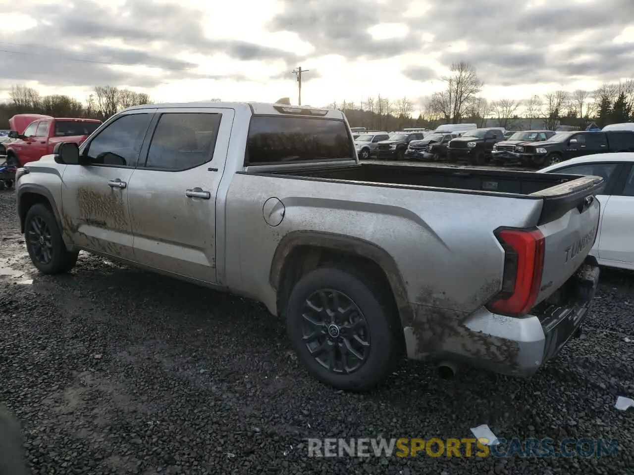 2 fotografías del automóvil dañado 5TFLA5EC3NX009137 TOYOTA TUNDRA 2022