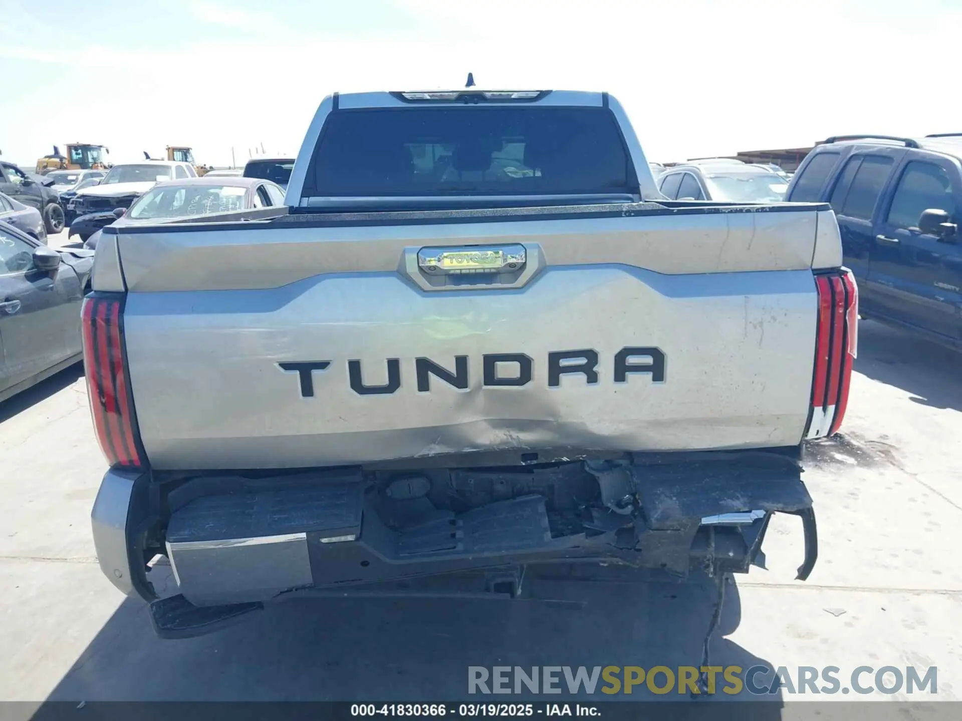 17 fotografías del automóvil dañado 5TFMA5AB8NX014903 TOYOTA TUNDRA 2022