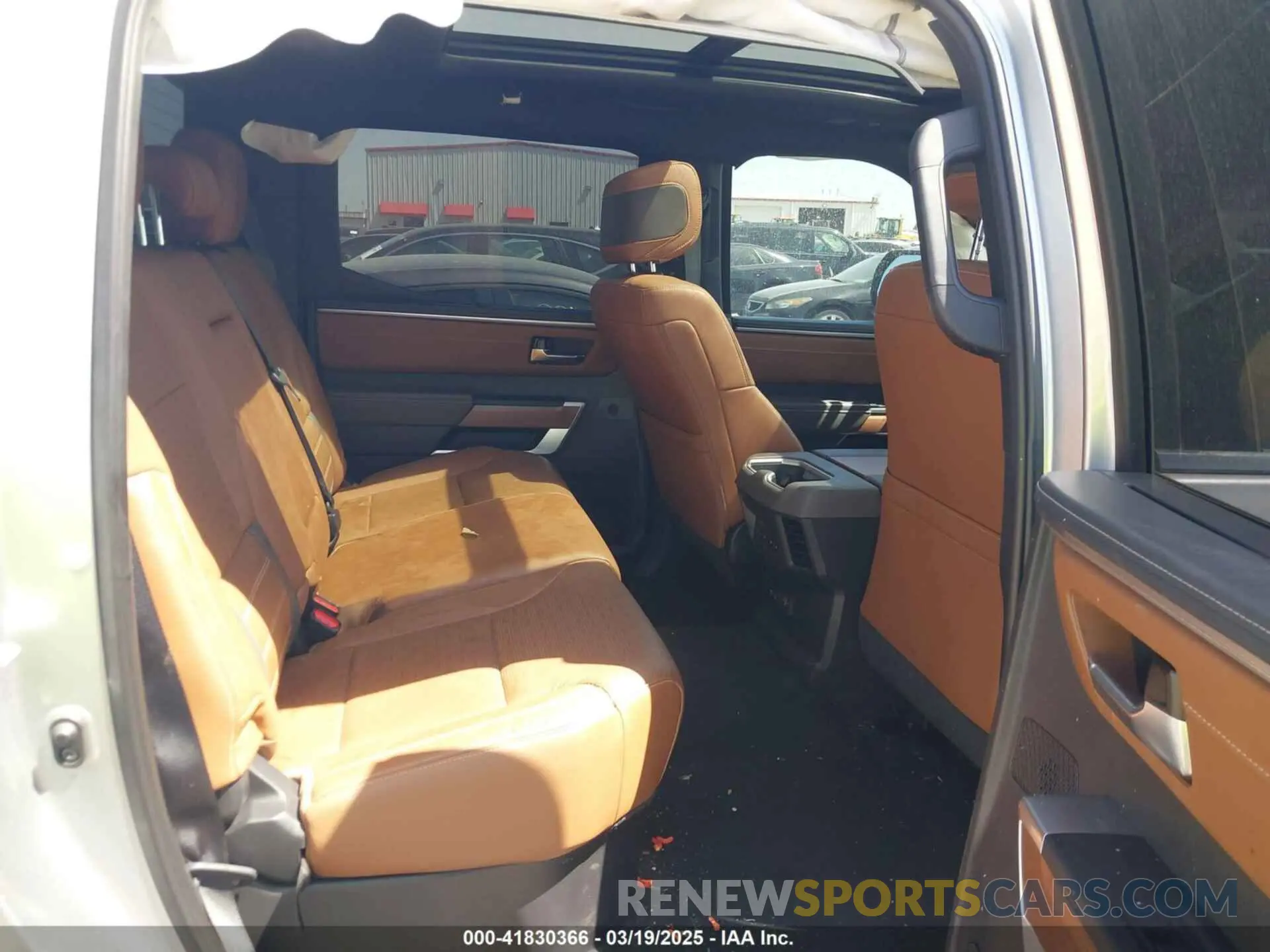 8 fotografías del automóvil dañado 5TFMA5AB8NX014903 TOYOTA TUNDRA 2022
