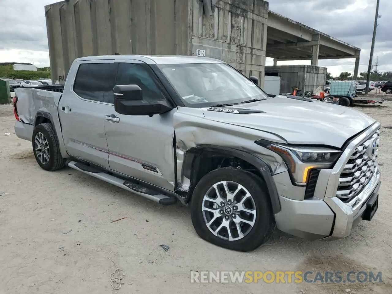 4 fotografías del automóvil dañado 5TFMC5AB4NX001088 TOYOTA TUNDRA 2022