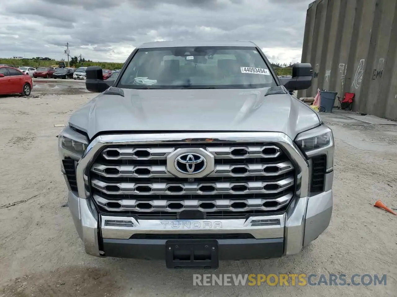 5 fotografías del automóvil dañado 5TFMC5AB4NX001088 TOYOTA TUNDRA 2022