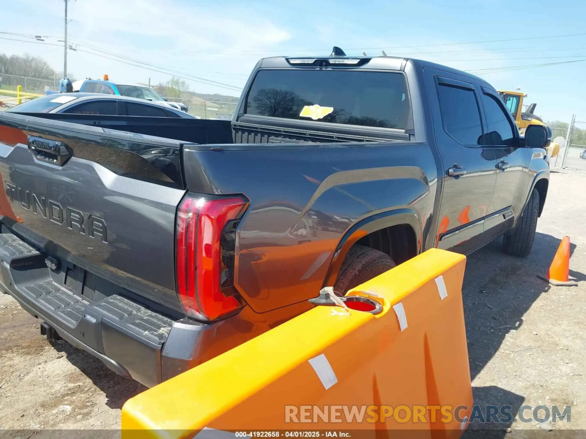 4 fotografías del automóvil dañado 5TFNA5DB3NX023458 TOYOTA TUNDRA 2022