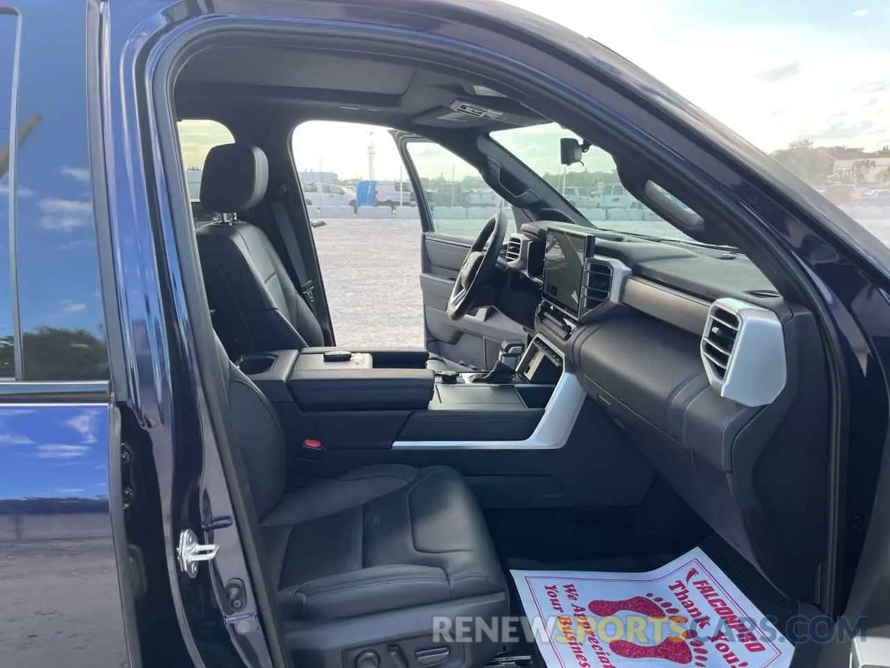 5 fotografías del automóvil dañado 5TFNA5DB4NX002456 TOYOTA TUNDRA 2022