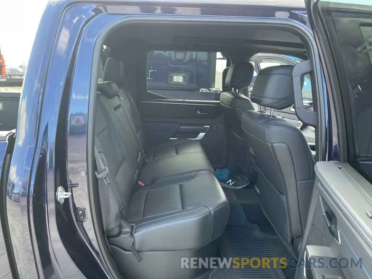 6 fotografías del automóvil dañado 5TFNA5DB4NX002456 TOYOTA TUNDRA 2022