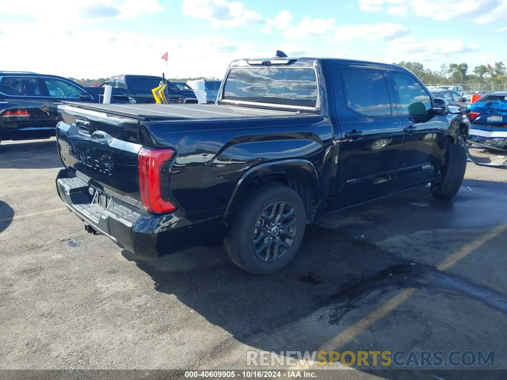 4 fotografías del automóvil dañado 5TFNA5DB6NX006413 TOYOTA TUNDRA 2022
