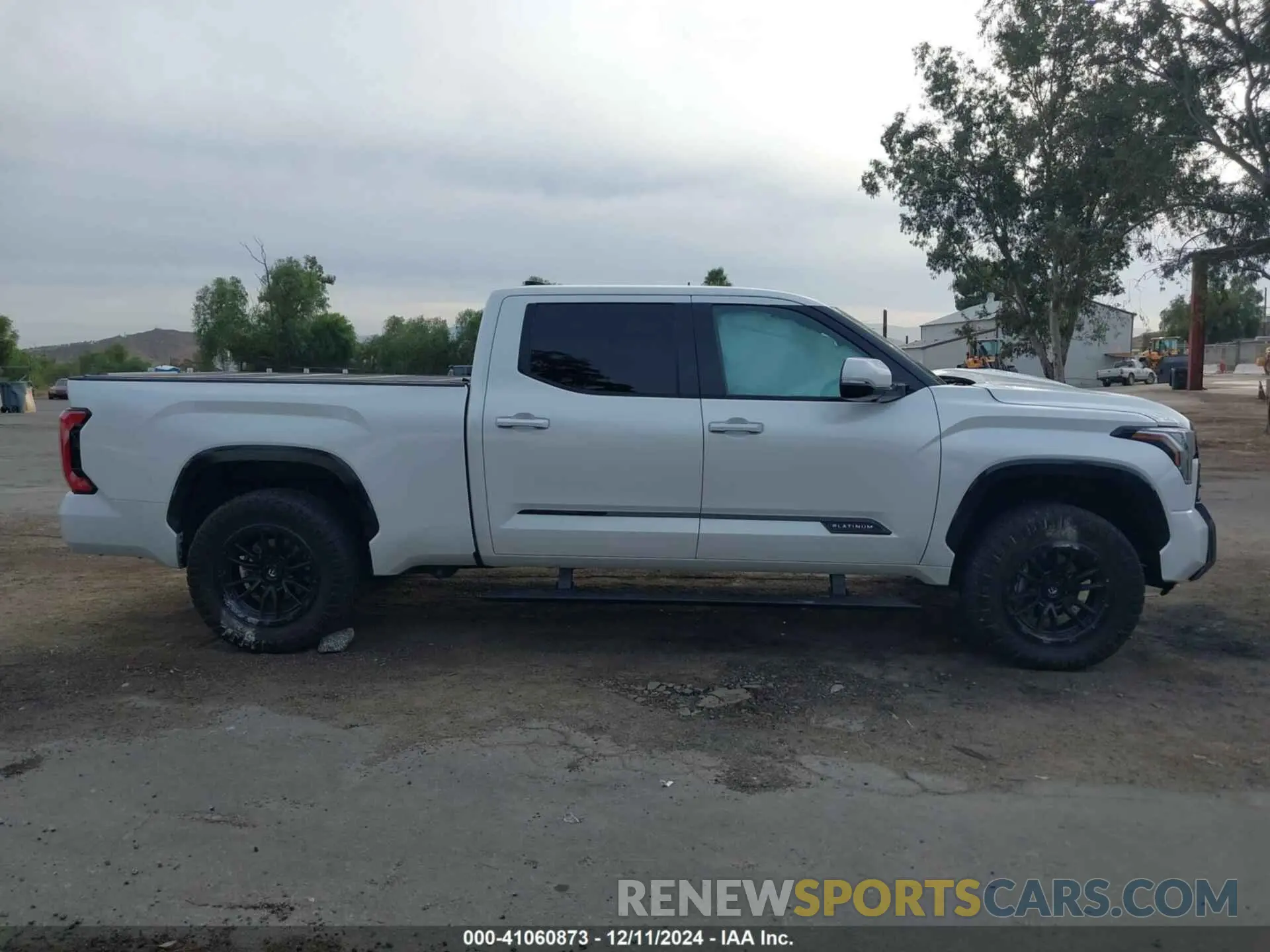 13 fotografías del automóvil dañado 5TFNA5EC8NX001706 TOYOTA TUNDRA 2022