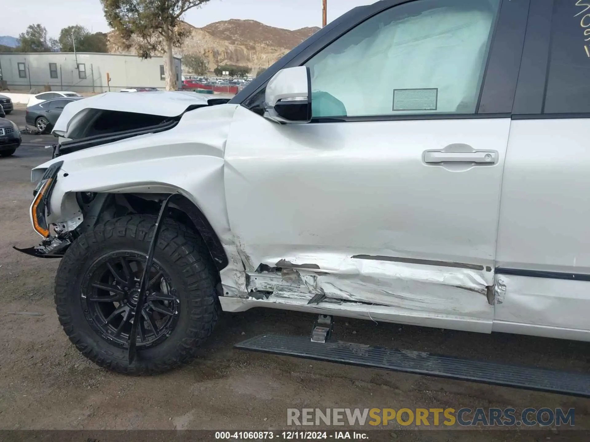 17 fotografías del automóvil dañado 5TFNA5EC8NX001706 TOYOTA TUNDRA 2022