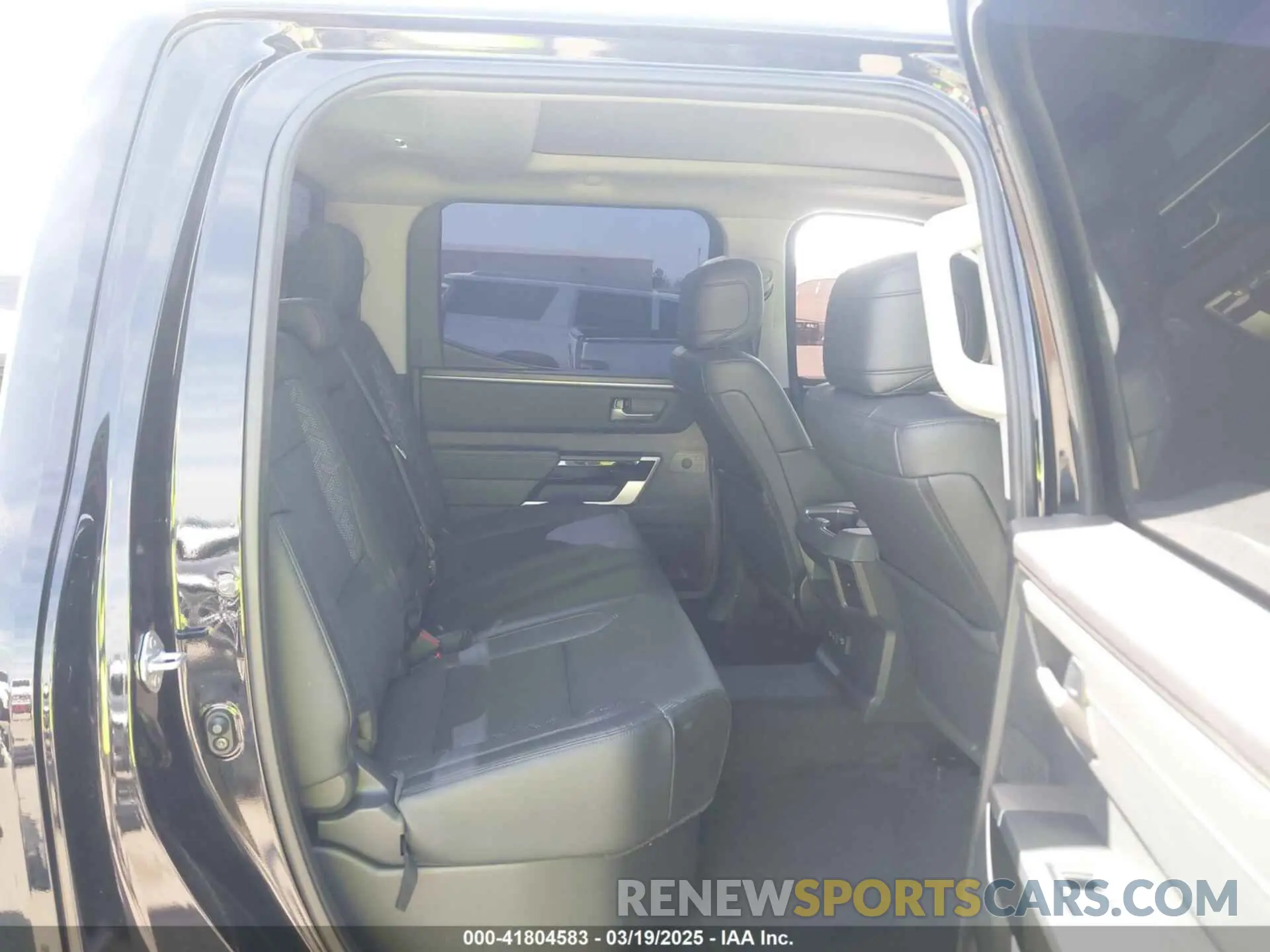 8 fotografías del automóvil dañado 5TFJA5DB1PX081697 TOYOTA TUNDRA 2023