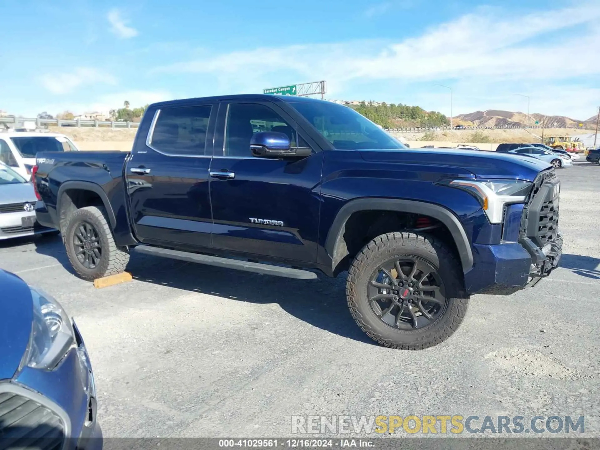 13 fotografías del automóvil dañado 5TFJA5DB5PX065812 TOYOTA TUNDRA 2023