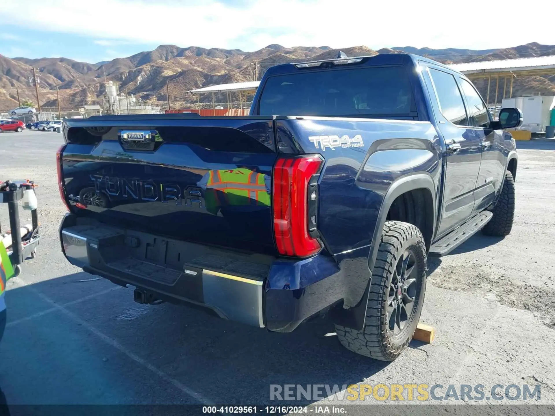 4 fotografías del automóvil dañado 5TFJA5DB5PX065812 TOYOTA TUNDRA 2023