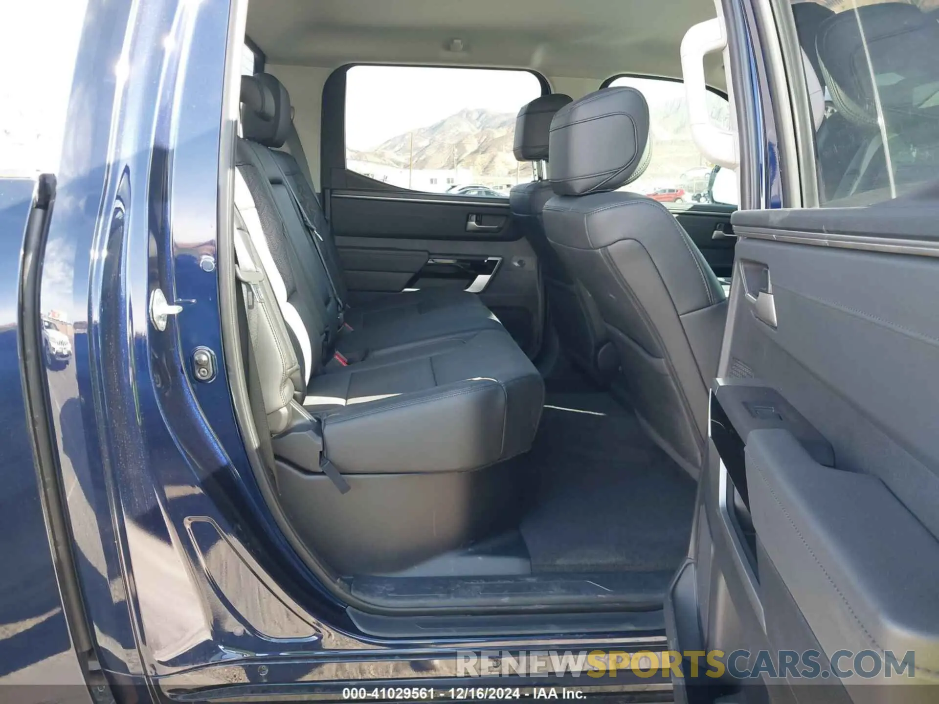 8 fotografías del automóvil dañado 5TFJA5DB5PX065812 TOYOTA TUNDRA 2023