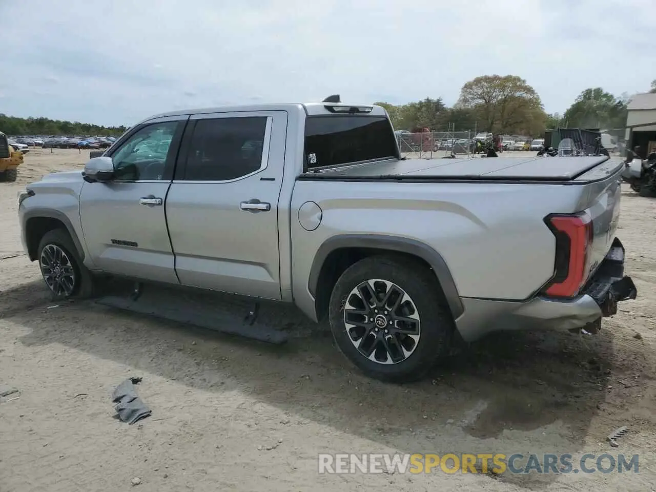 2 fotografías del automóvil dañado 5TFJA5DB7PX065195 TOYOTA TUNDRA 2023