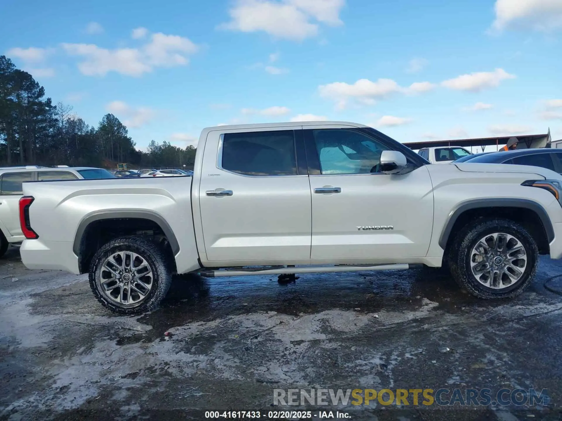 14 fotografías del automóvil dañado 5TFJA5DB8PX070681 TOYOTA TUNDRA 2023