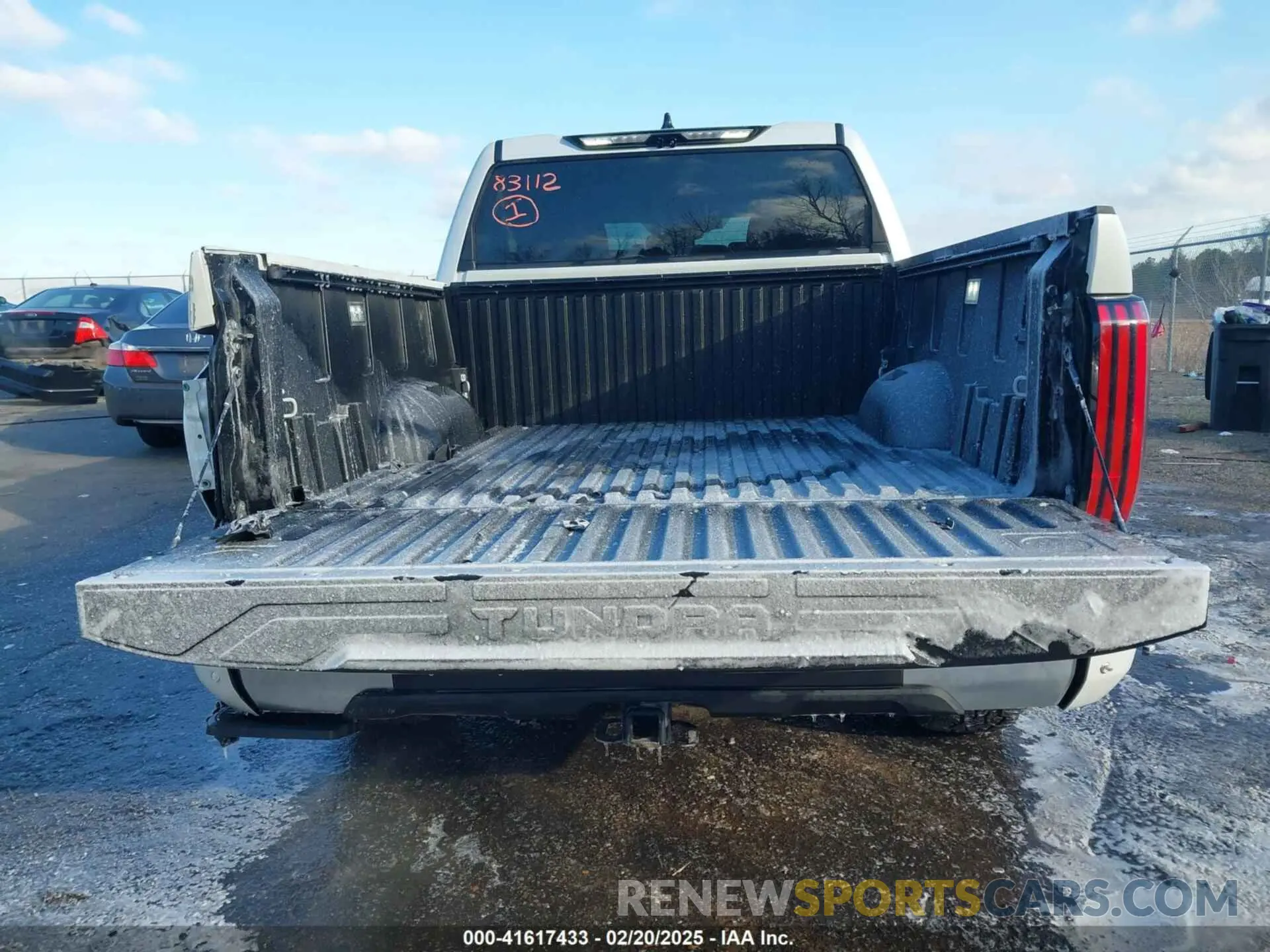 17 fotografías del automóvil dañado 5TFJA5DB8PX070681 TOYOTA TUNDRA 2023