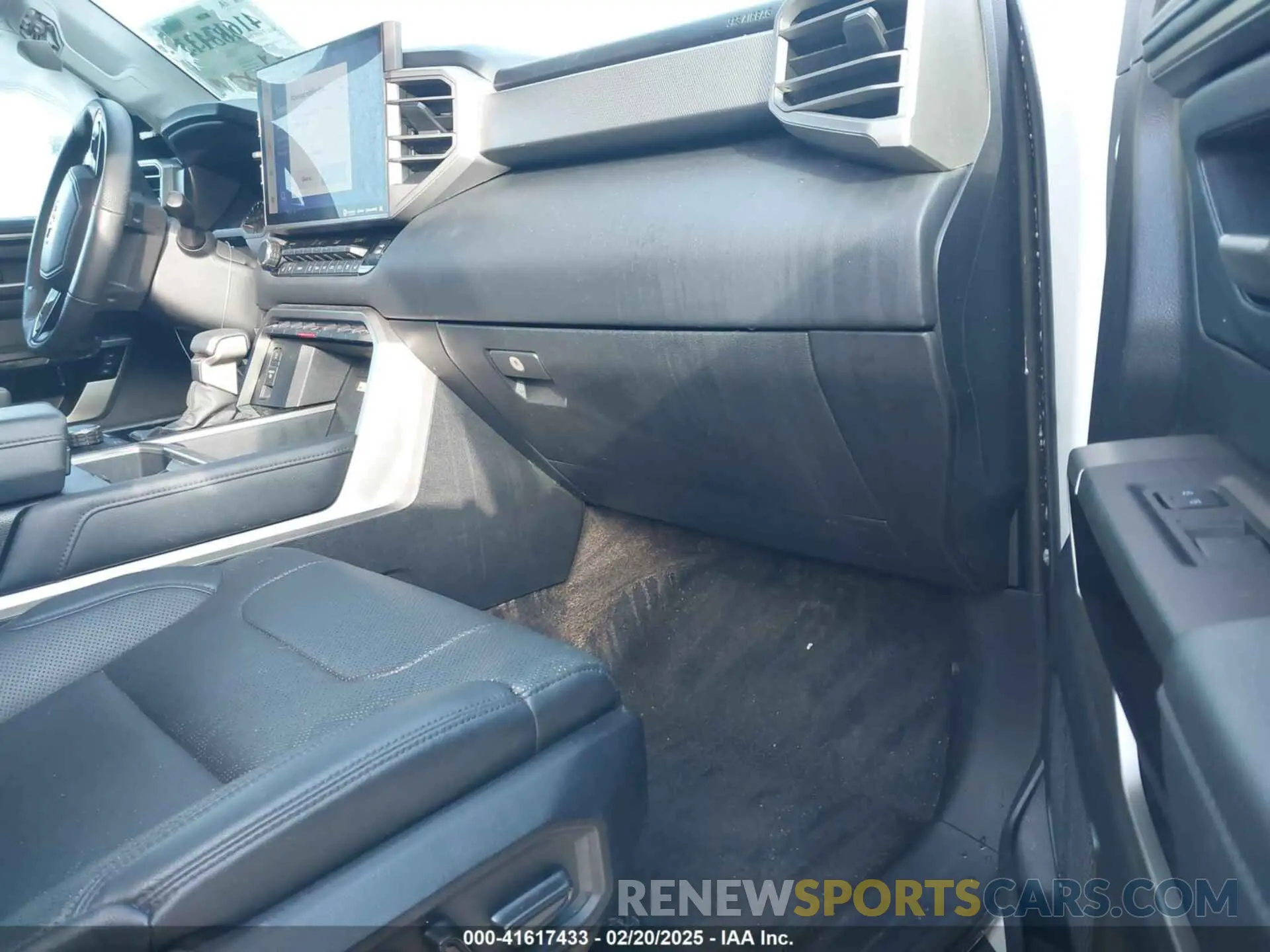 5 fotografías del automóvil dañado 5TFJA5DB8PX070681 TOYOTA TUNDRA 2023