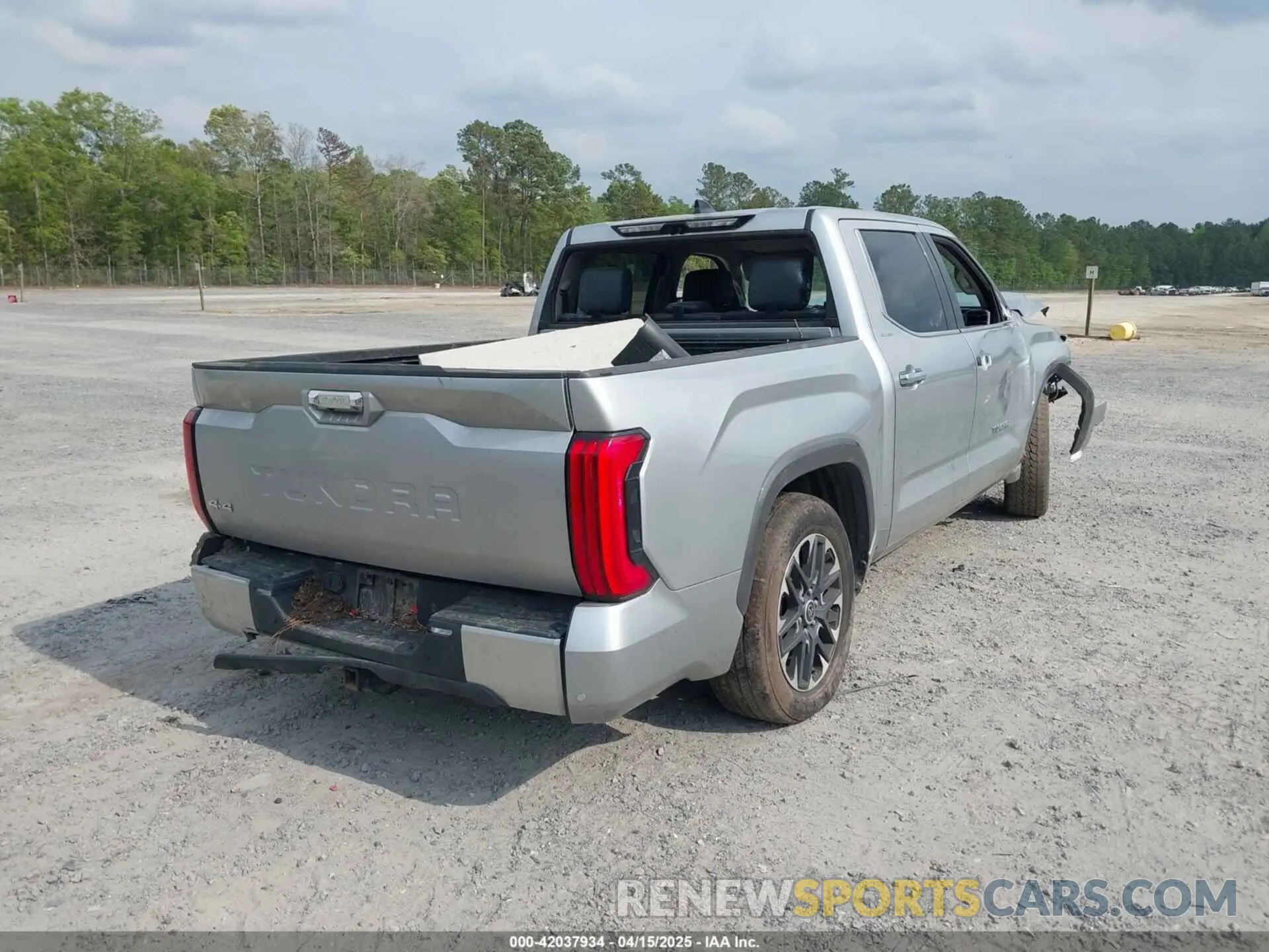 4 fotografías del automóvil dañado 5TFJA5DB8PX092311 TOYOTA TUNDRA 2023