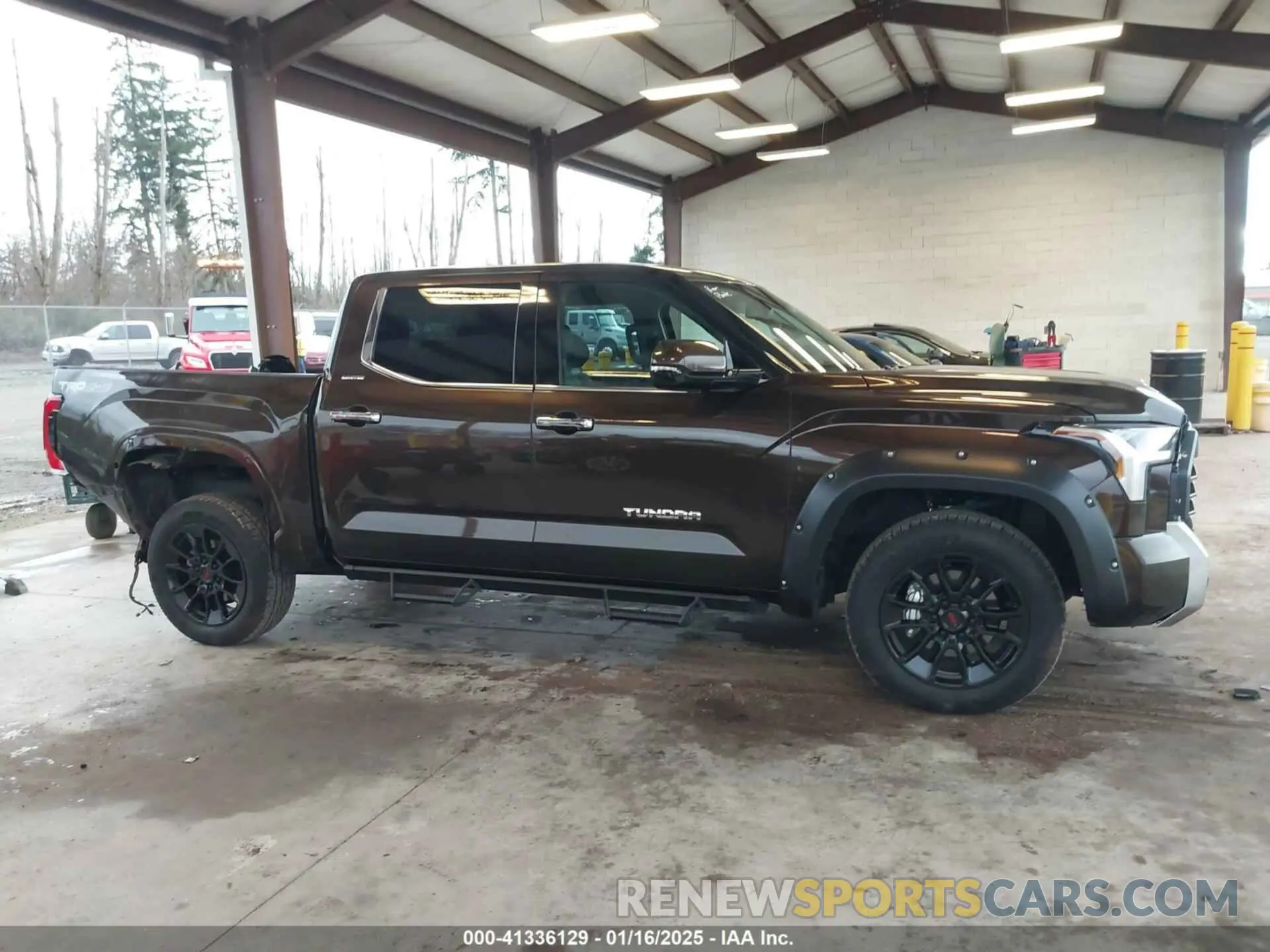 14 fotografías del automóvil dañado 5TFJA5DB9PX125400 TOYOTA TUNDRA 2023