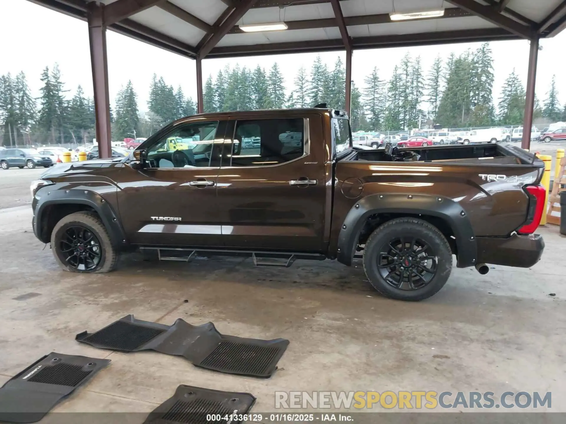 15 fotografías del automóvil dañado 5TFJA5DB9PX125400 TOYOTA TUNDRA 2023