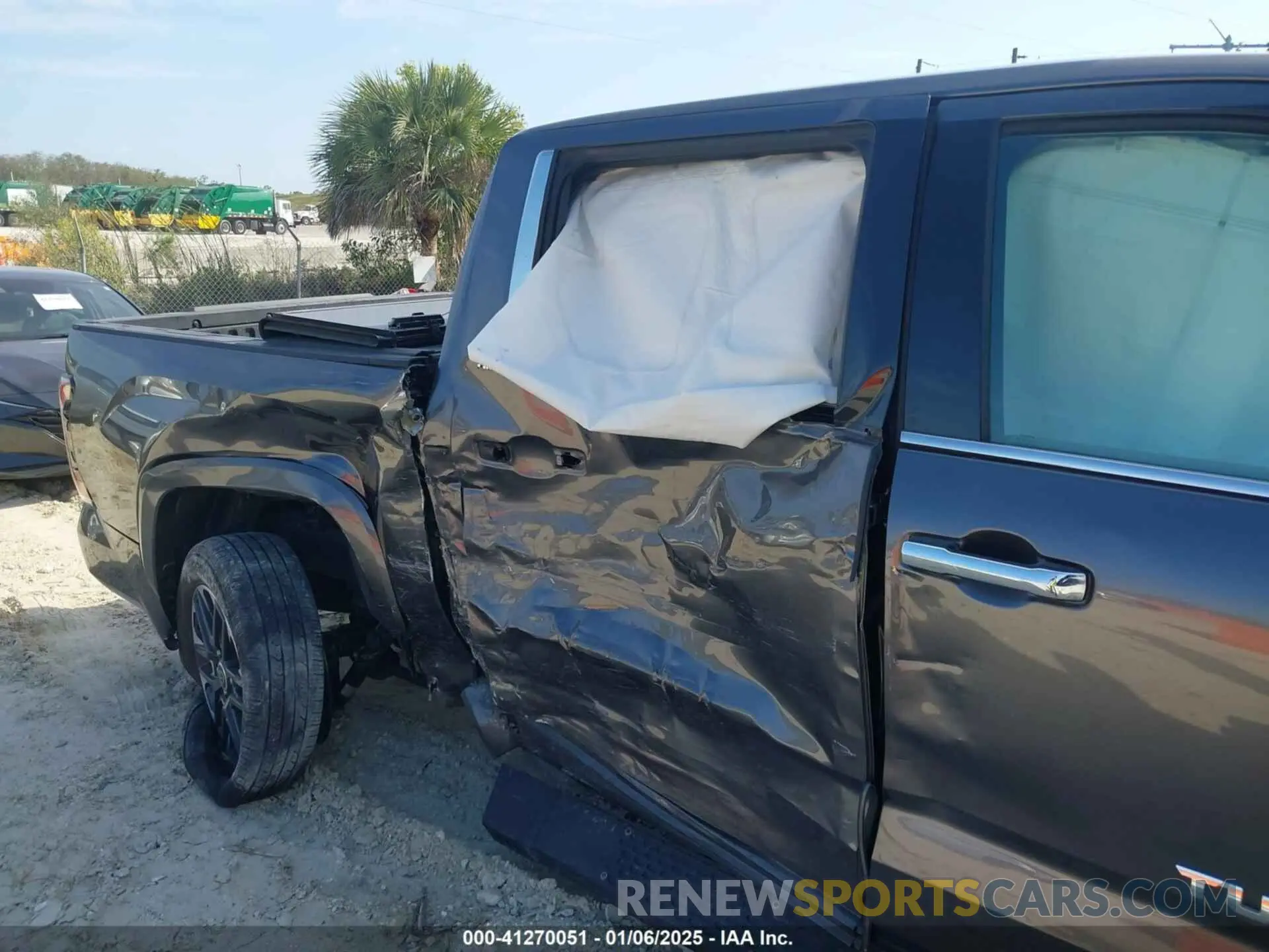 6 fotografías del automóvil dañado 5TFJA5DBXPX064817 TOYOTA TUNDRA 2023