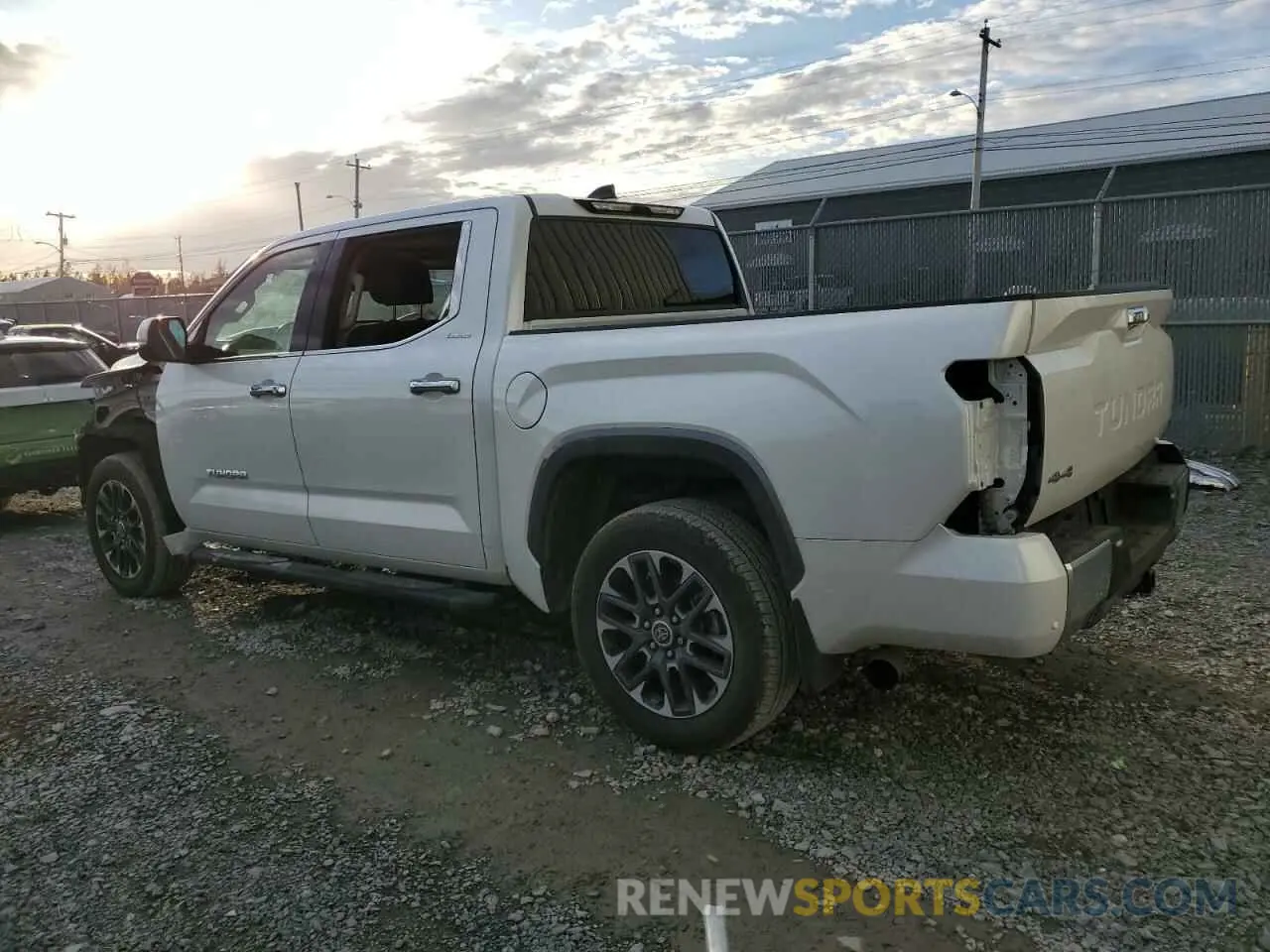 2 fotografías del automóvil dañado 5TFJC5DB5PX016541 TOYOTA TUNDRA 2023