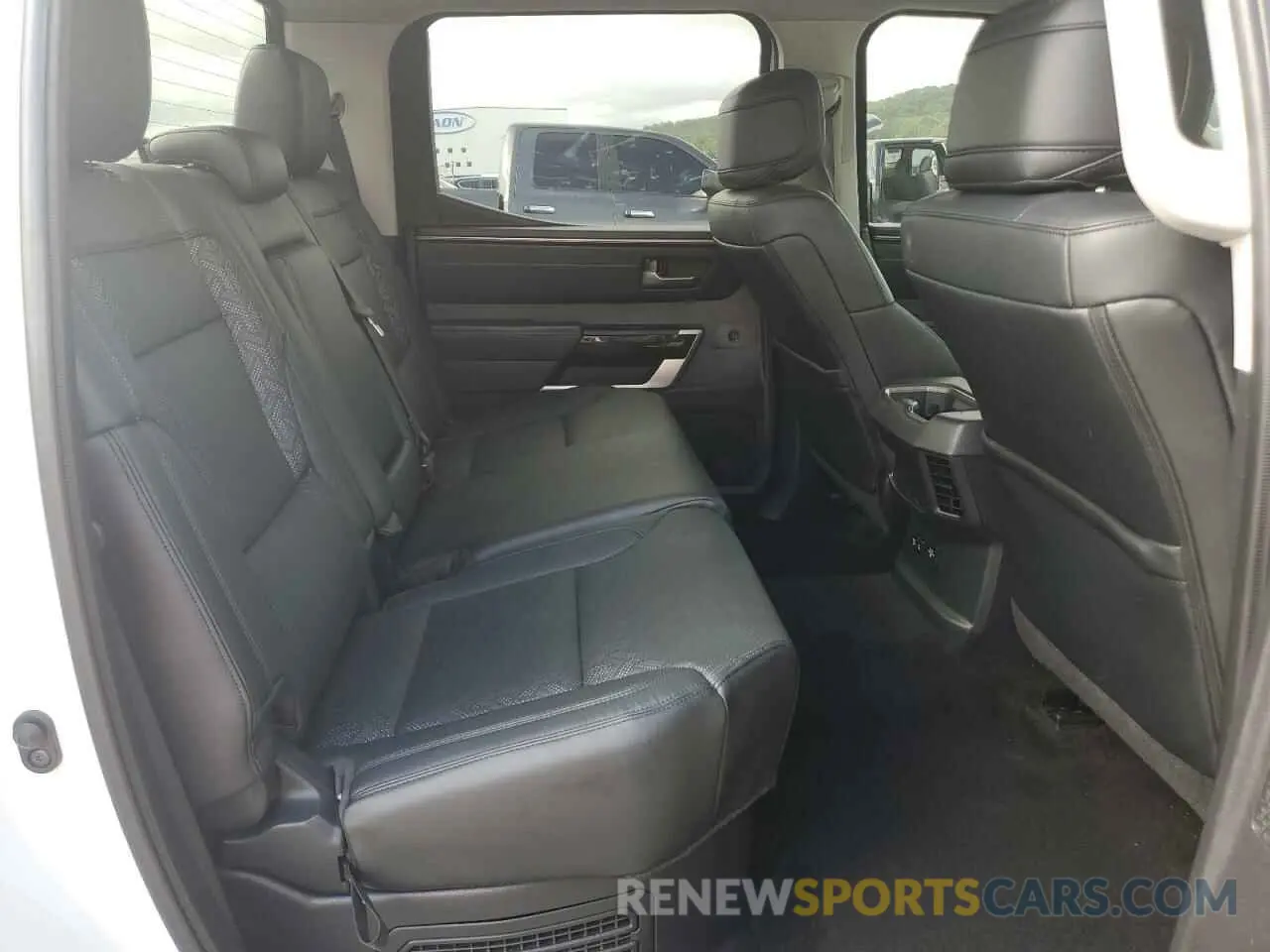 10 fotografías del automóvil dañado 5TFJC5DB6PX039715 TOYOTA TUNDRA 2023