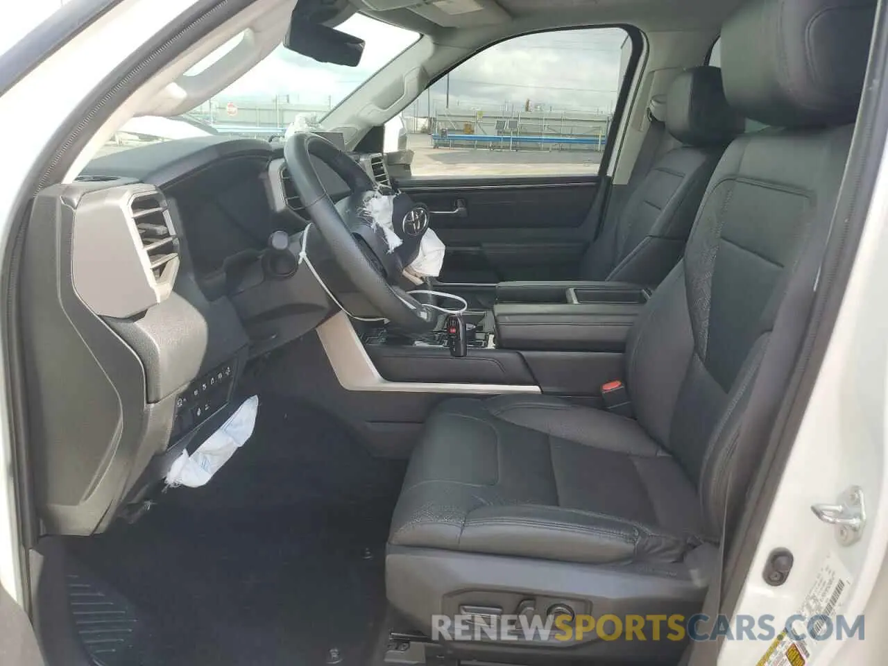 7 fotografías del automóvil dañado 5TFJC5DB6PX039715 TOYOTA TUNDRA 2023