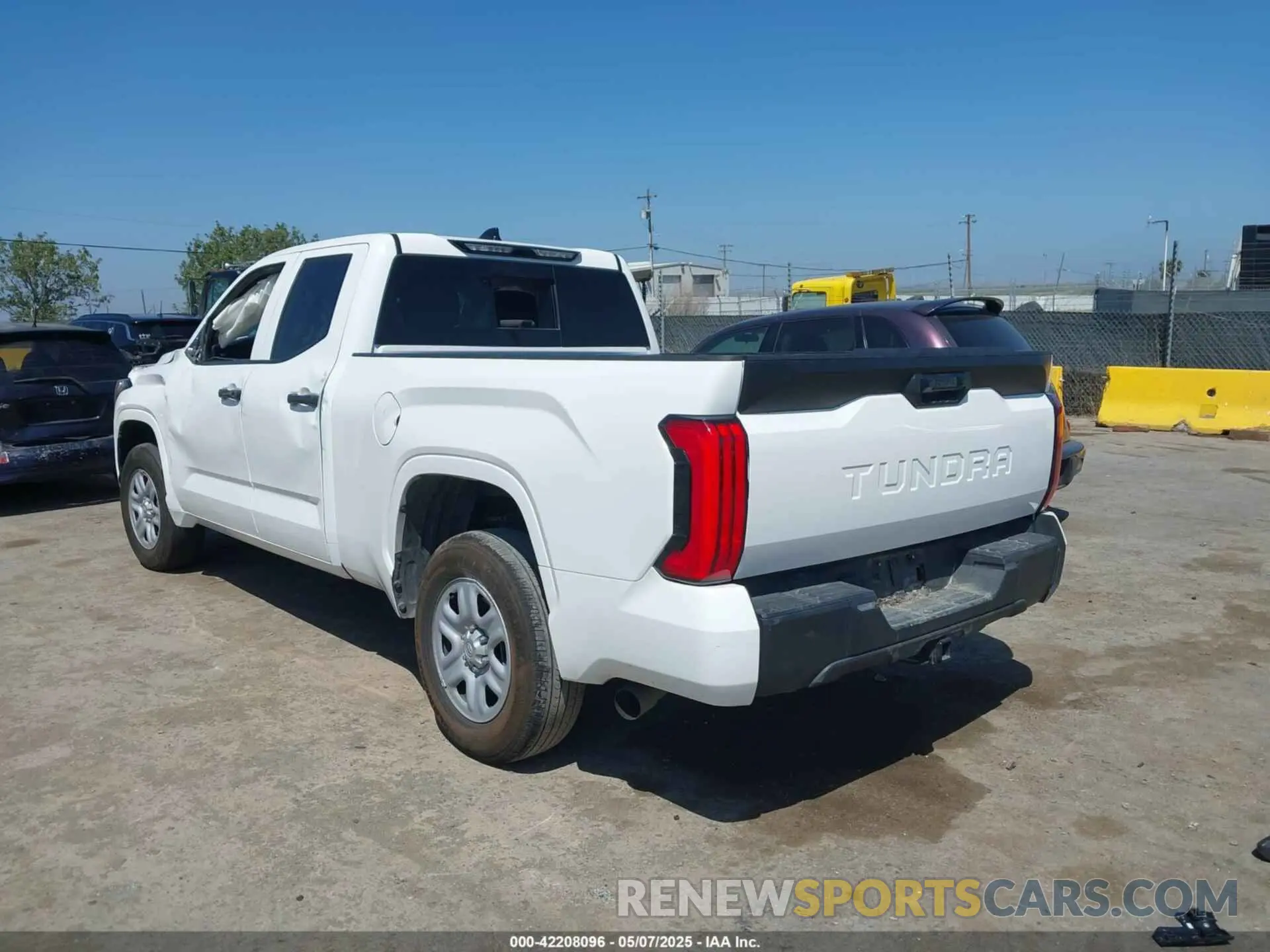 3 fotografías del automóvil dañado 5TFKB5AA9PX025228 TOYOTA TUNDRA 2023