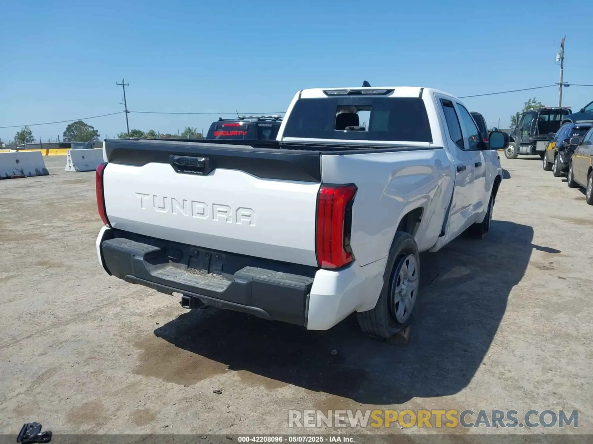 4 fotografías del automóvil dañado 5TFKB5AA9PX025228 TOYOTA TUNDRA 2023