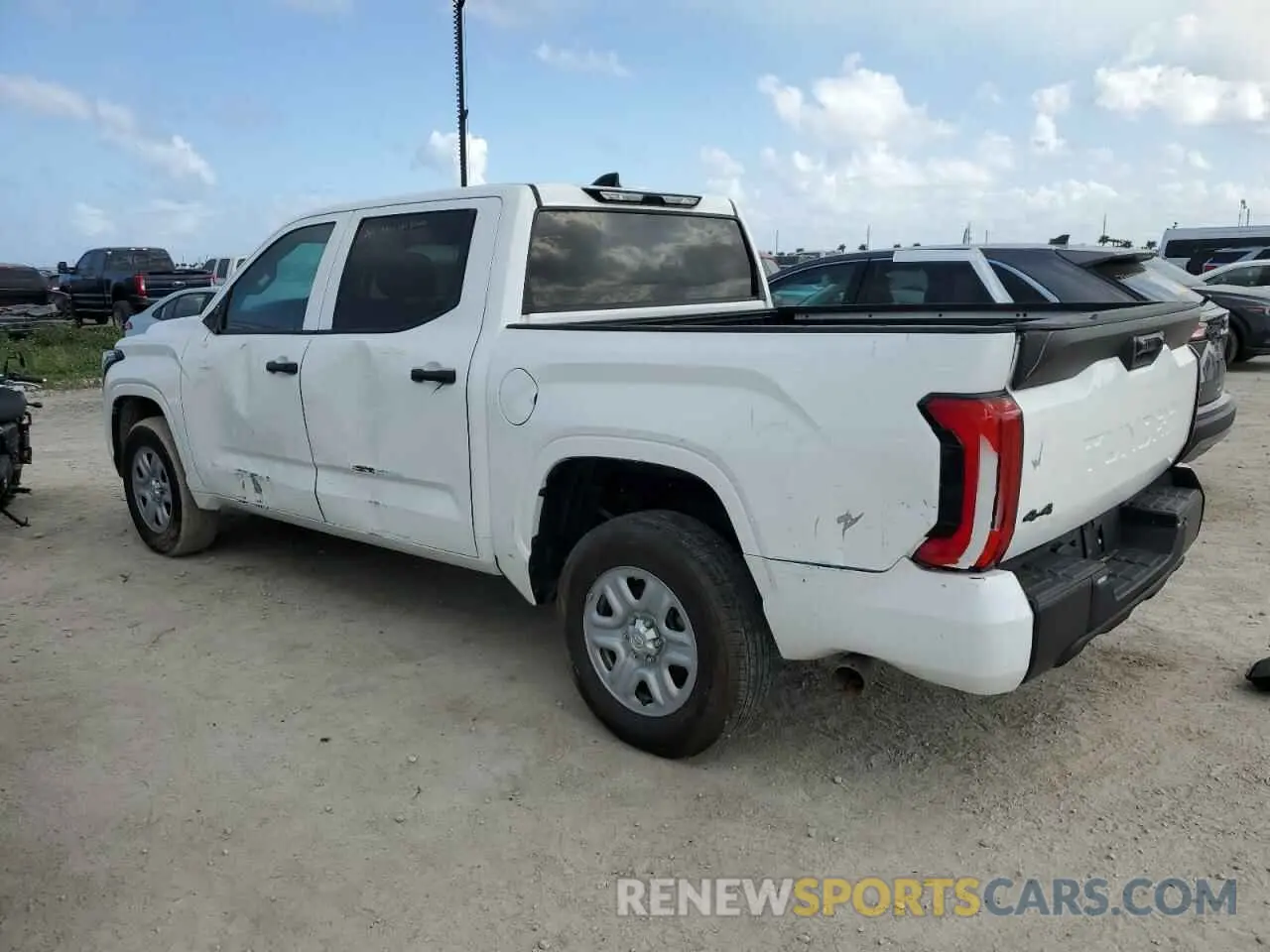 2 fotografías del automóvil dañado 5TFKB5DB4PX107565 TOYOTA TUNDRA 2023