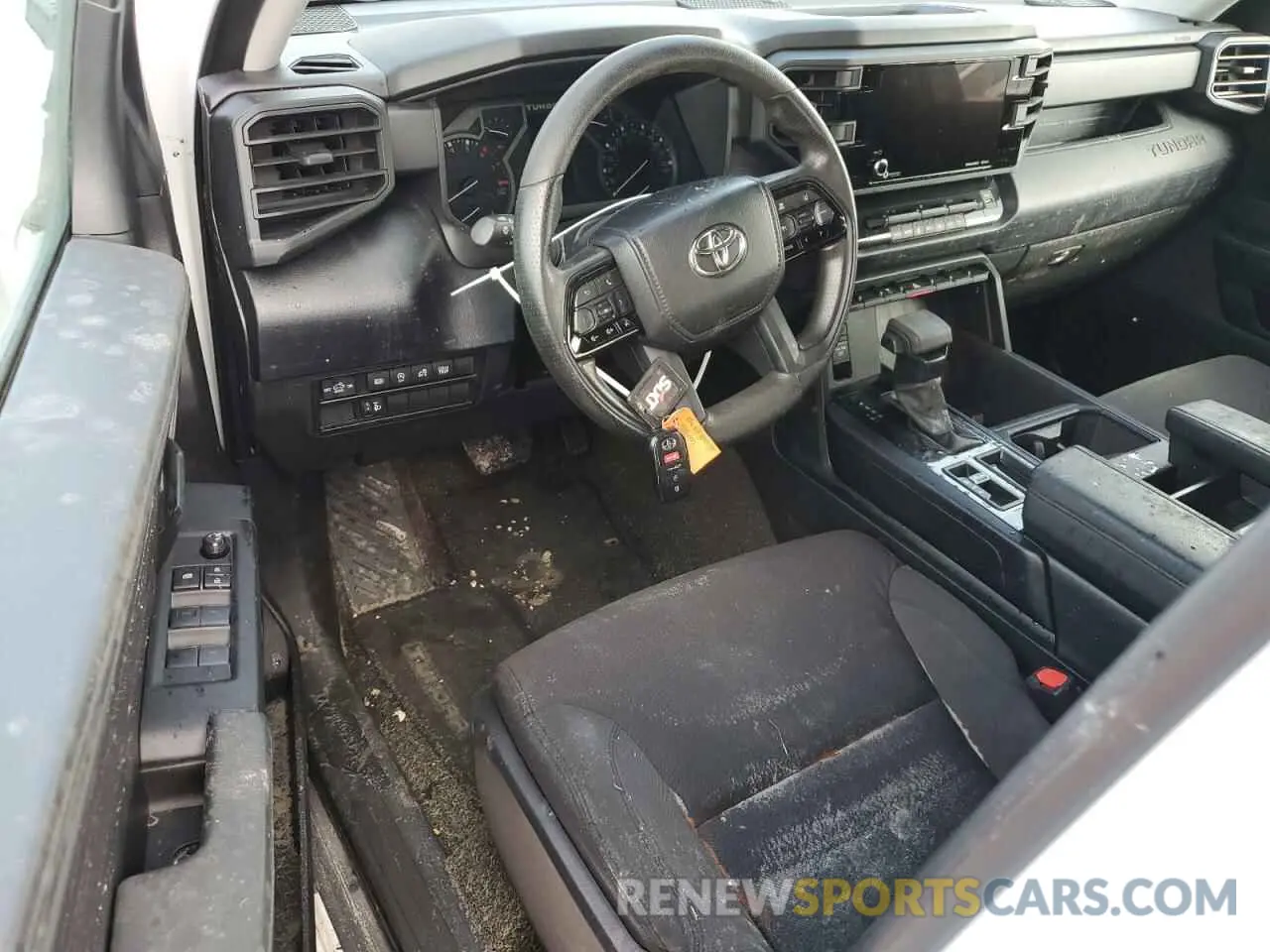 8 fotografías del automóvil dañado 5TFKB5DB4PX107565 TOYOTA TUNDRA 2023