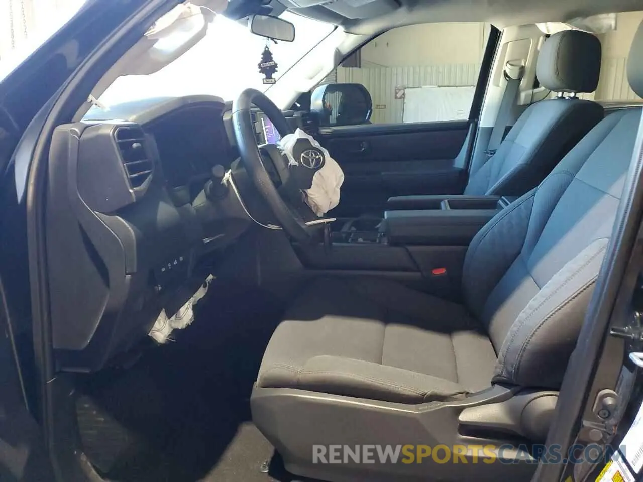 7 fotografías del automóvil dañado 5TFKB5DB8PX113093 TOYOTA TUNDRA 2023