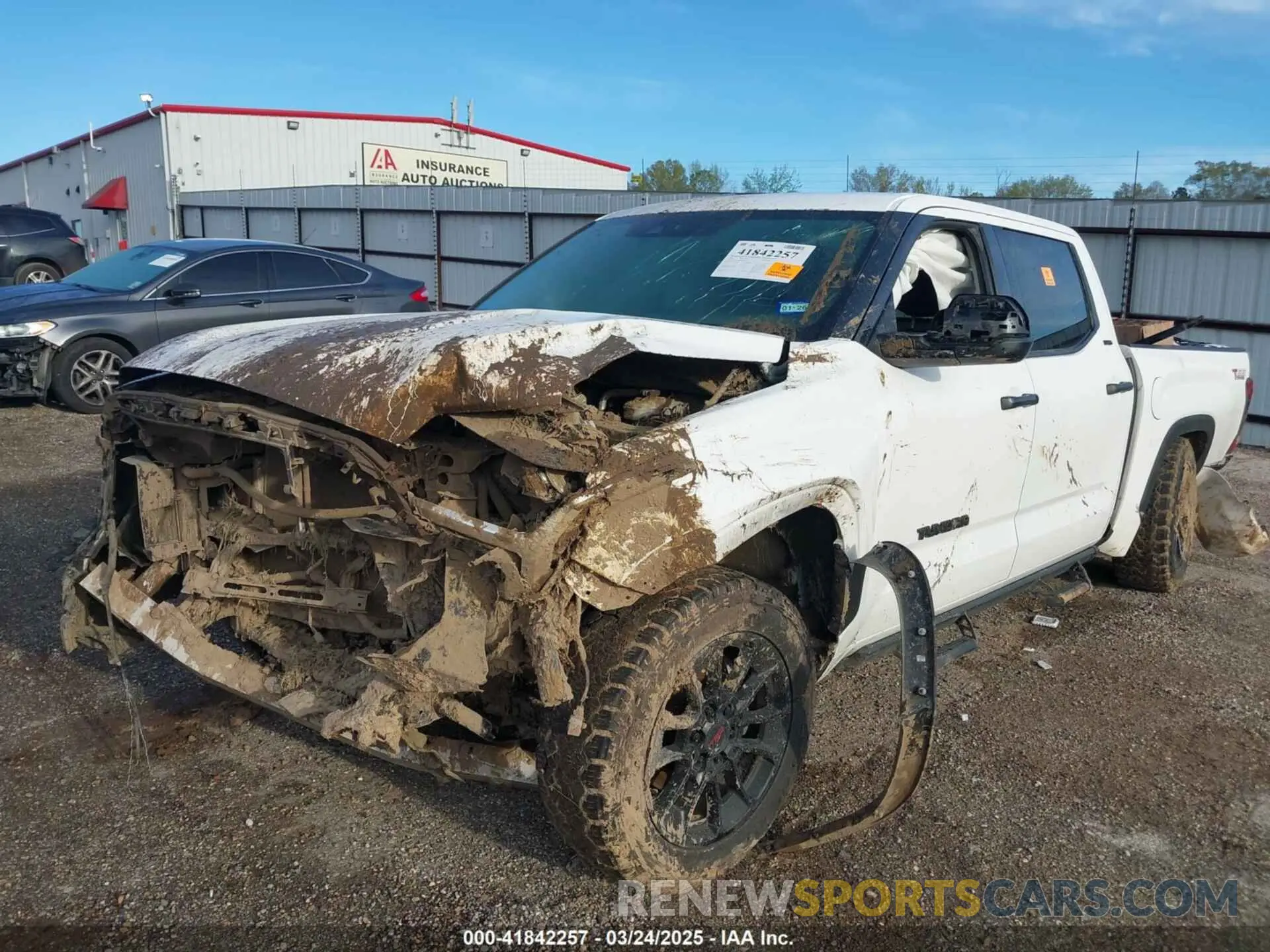 2 fotografías del automóvil dañado 5TFLA5AB1PX023358 TOYOTA TUNDRA 2023