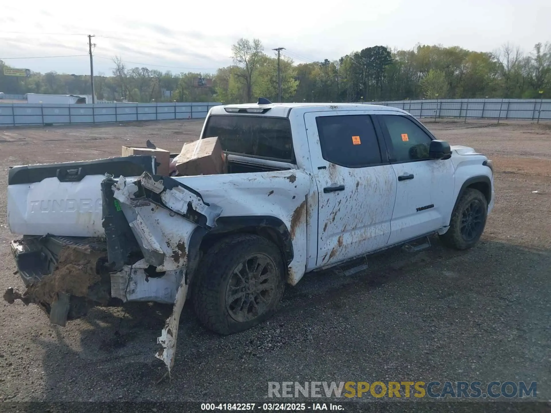 4 fotografías del automóvil dañado 5TFLA5AB1PX023358 TOYOTA TUNDRA 2023