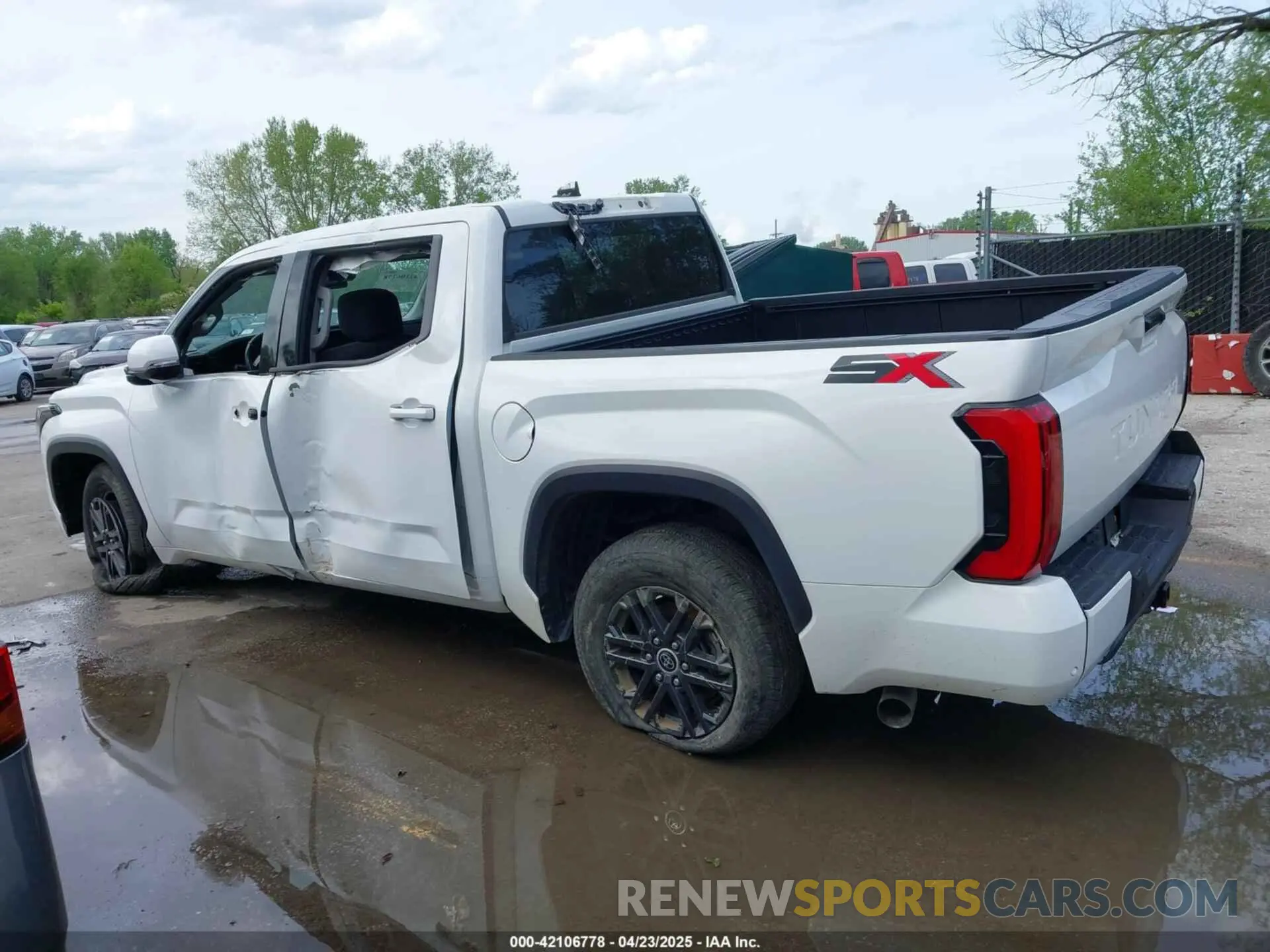 14 fotografías del automóvil dañado 5TFLA5AB2PX021294 TOYOTA TUNDRA 2023