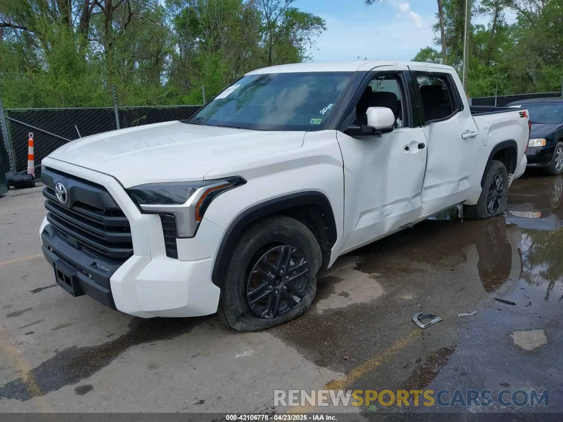 2 fotografías del automóvil dañado 5TFLA5AB2PX021294 TOYOTA TUNDRA 2023