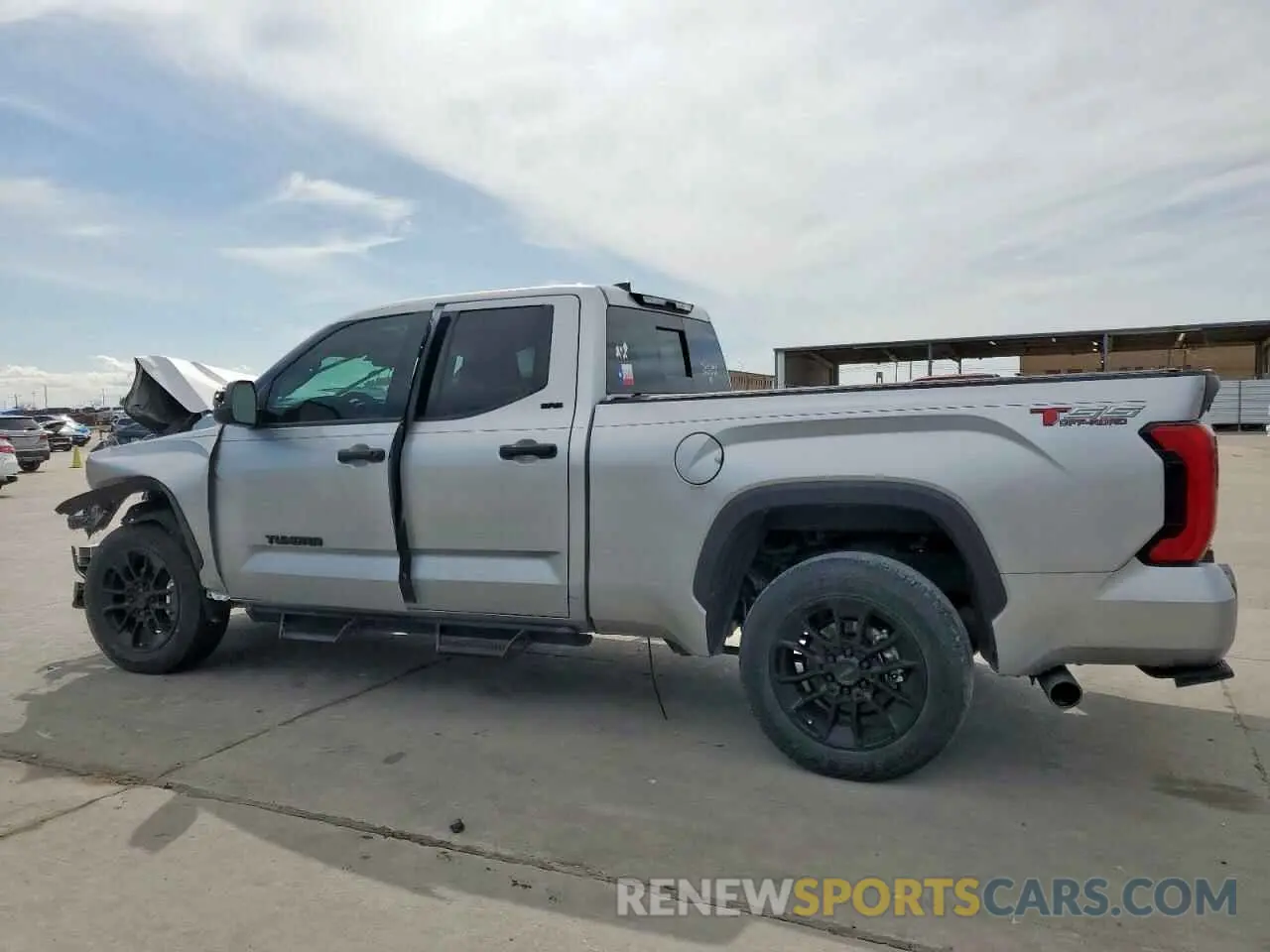 2 fotografías del automóvil dañado 5TFLA5DAXPX063117 TOYOTA TUNDRA 2023