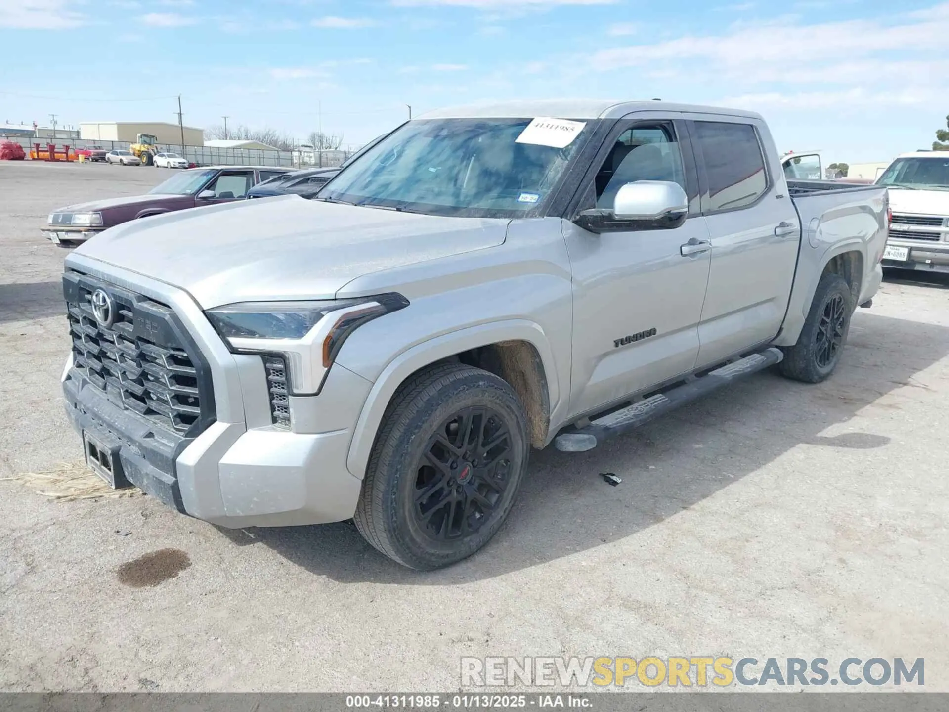 2 fotografías del automóvil dañado 5TFLA5DB1PX059000 TOYOTA TUNDRA 2023