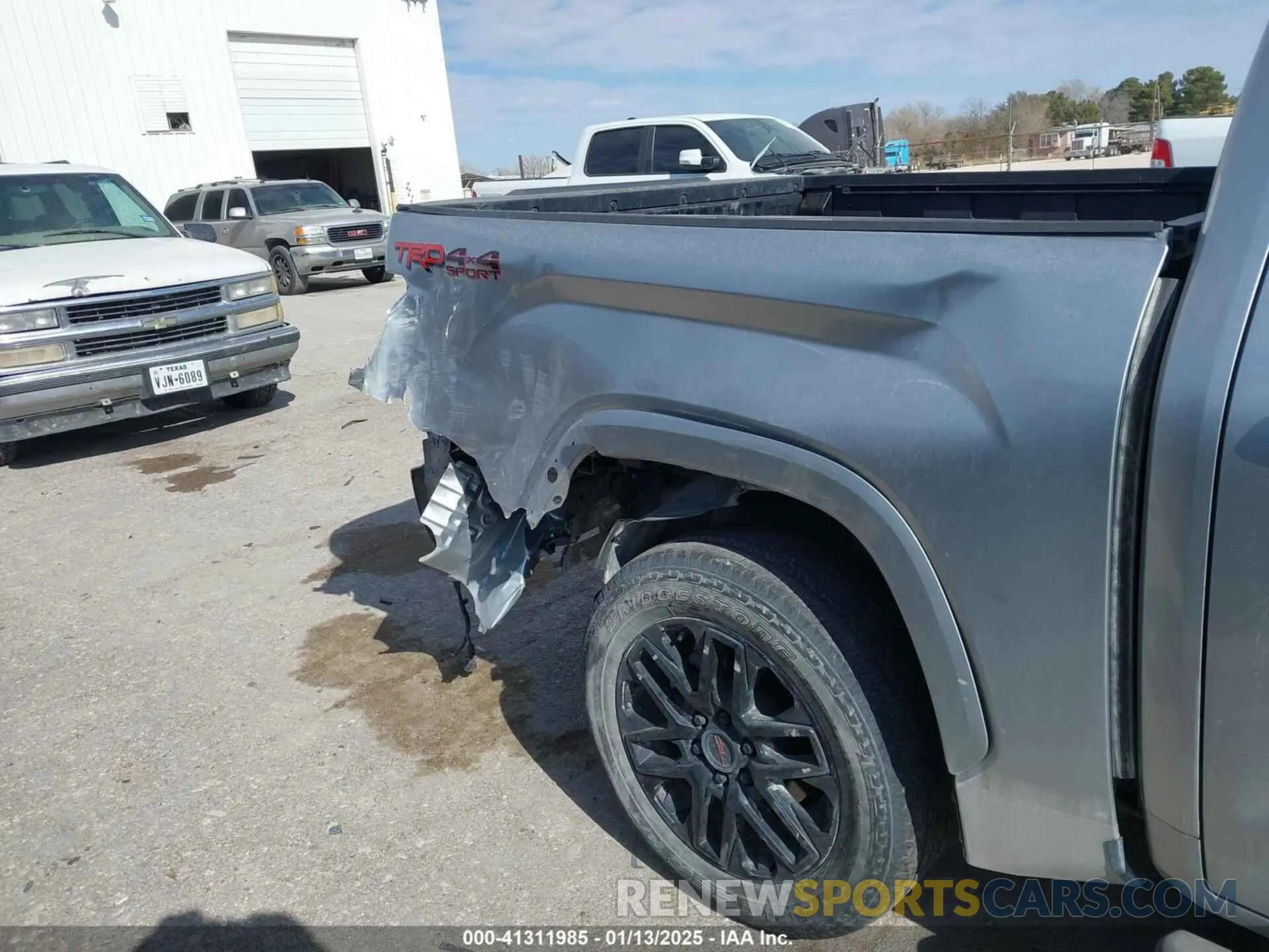 6 fotografías del automóvil dañado 5TFLA5DB1PX059000 TOYOTA TUNDRA 2023