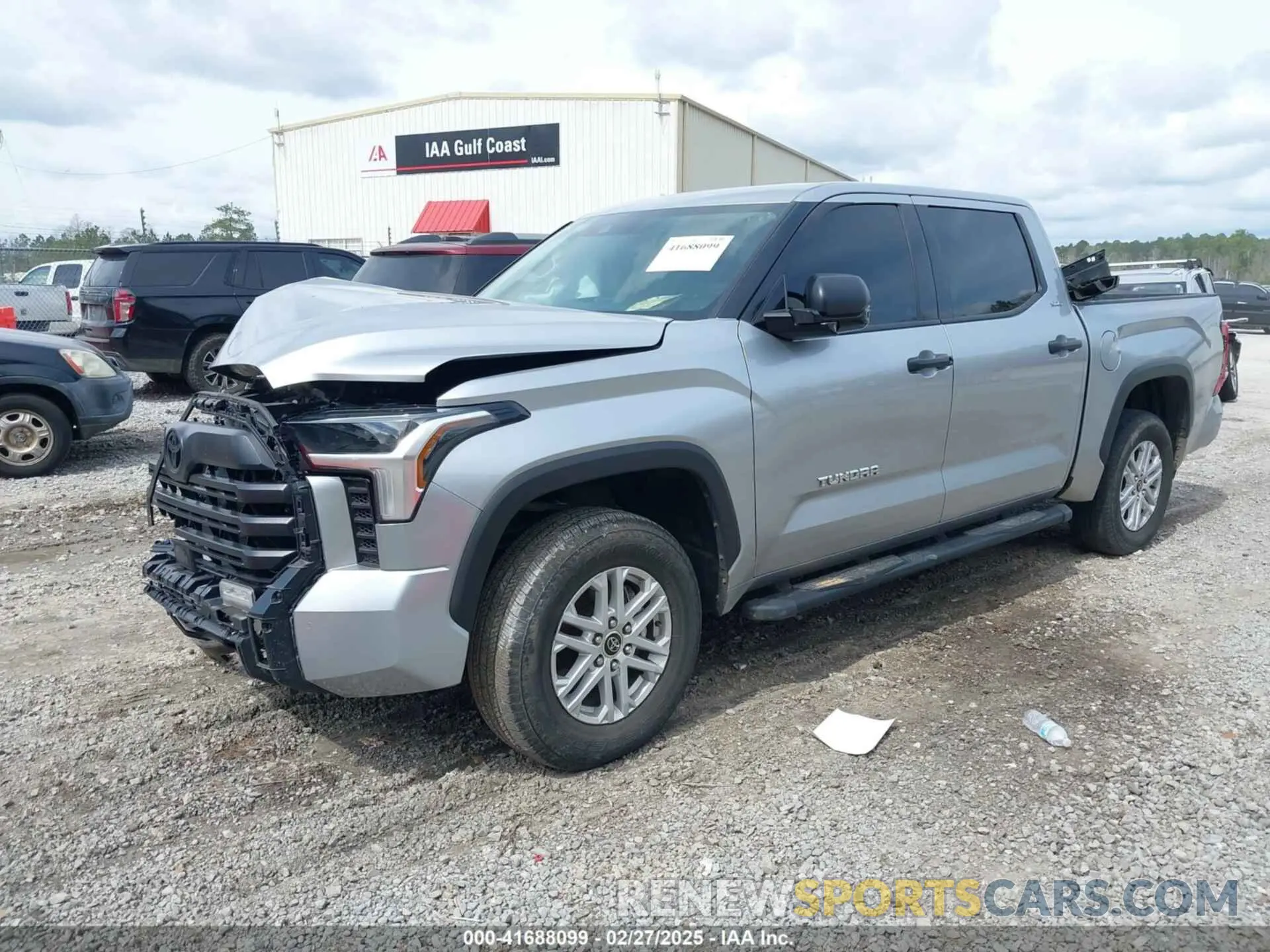 2 fotografías del automóvil dañado 5TFLA5DB5PX075457 TOYOTA TUNDRA 2023