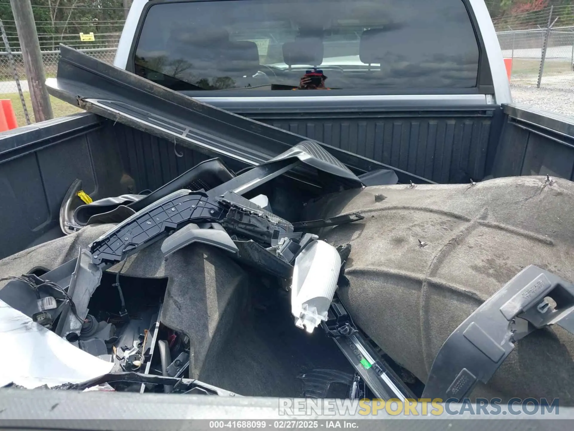 8 fotografías del automóvil dañado 5TFLA5DB5PX075457 TOYOTA TUNDRA 2023