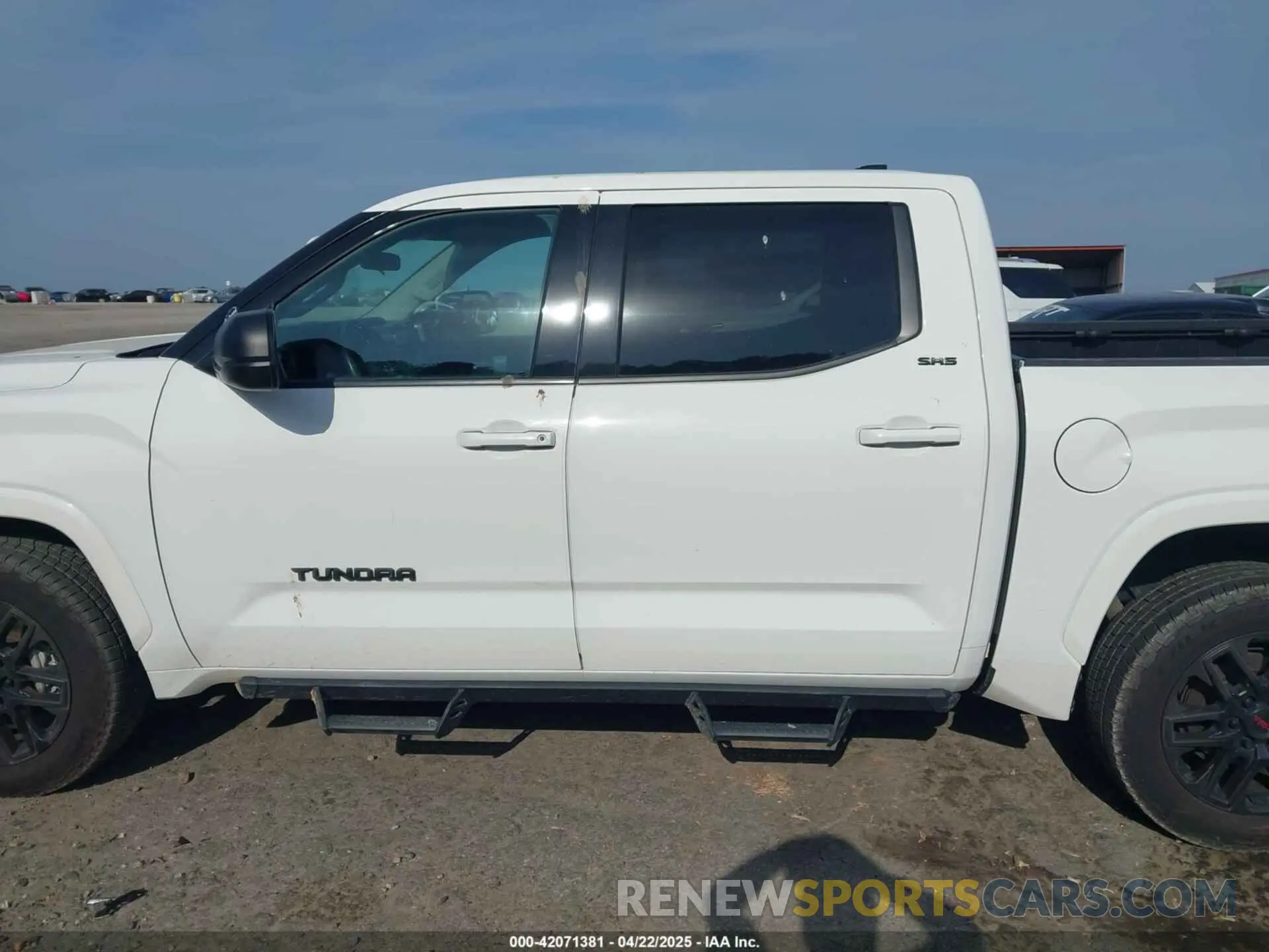 14 fotografías del automóvil dañado 5TFLA5DB7PX112573 TOYOTA TUNDRA 2023